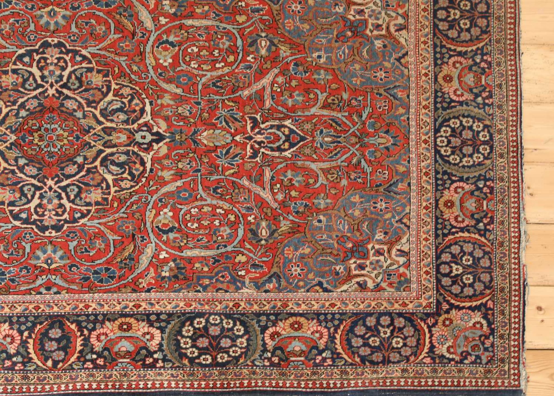 A Persian wool rug, - Image 4 of 6