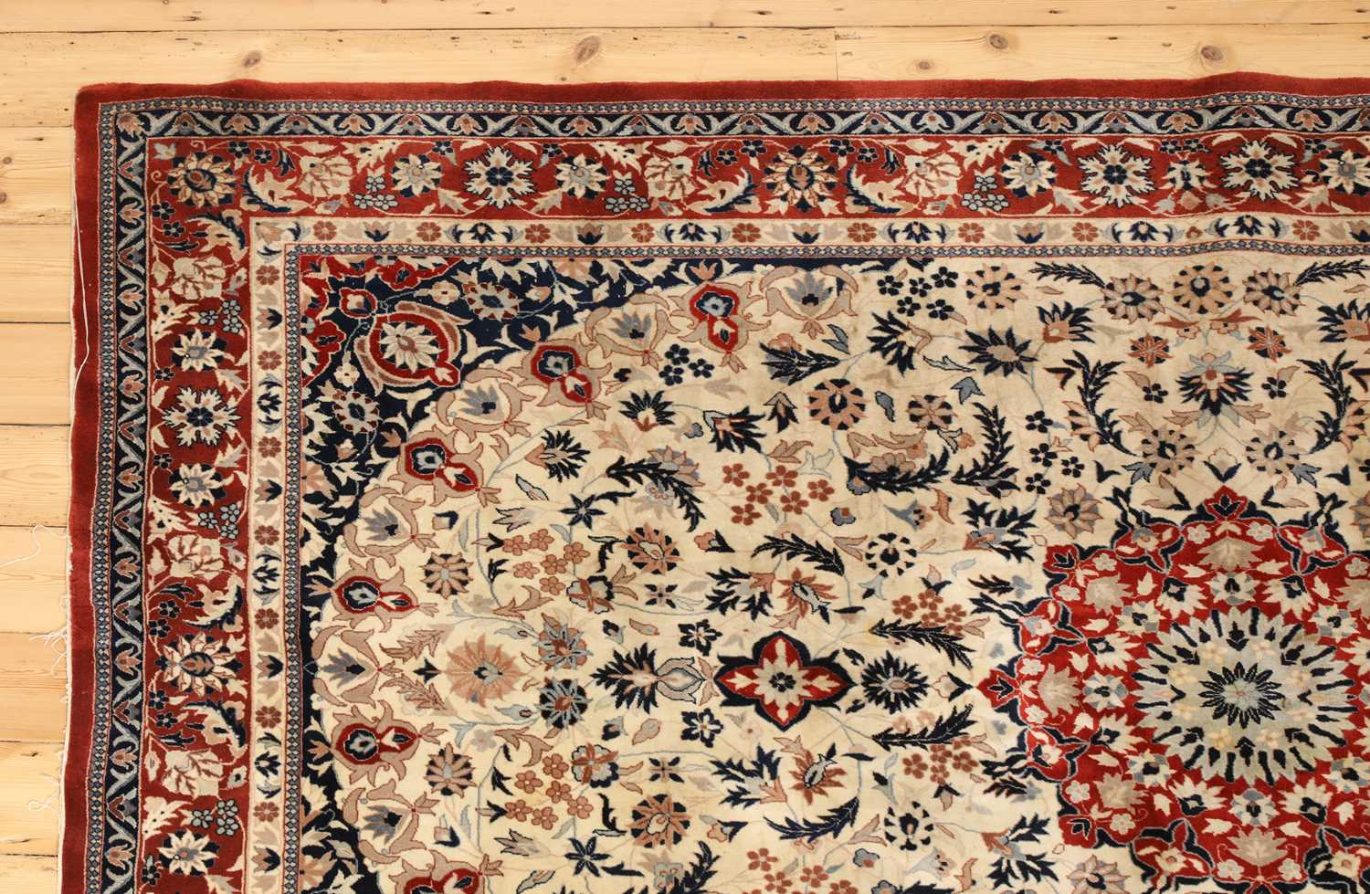 A Persian wool rug, - Image 2 of 6