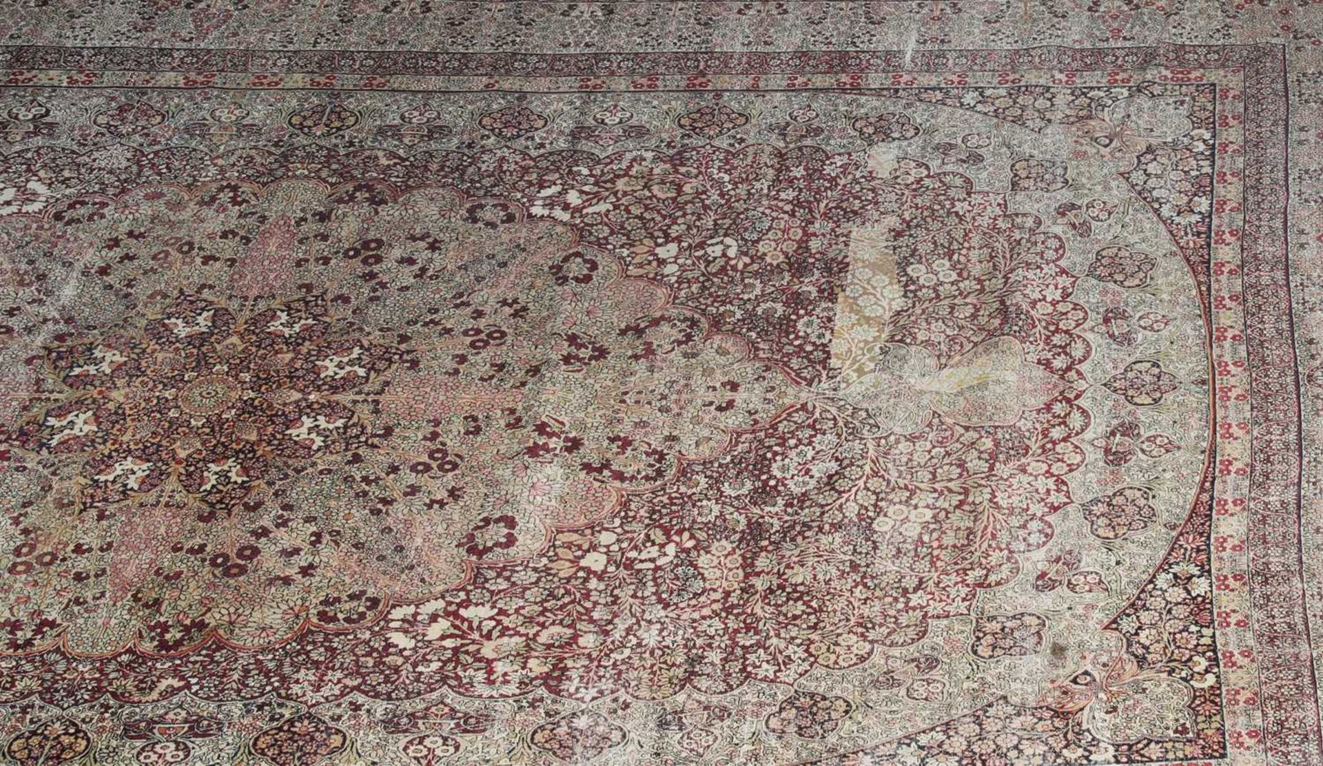 A rare antique Persian Laver carpet, - Bild 11 aus 13