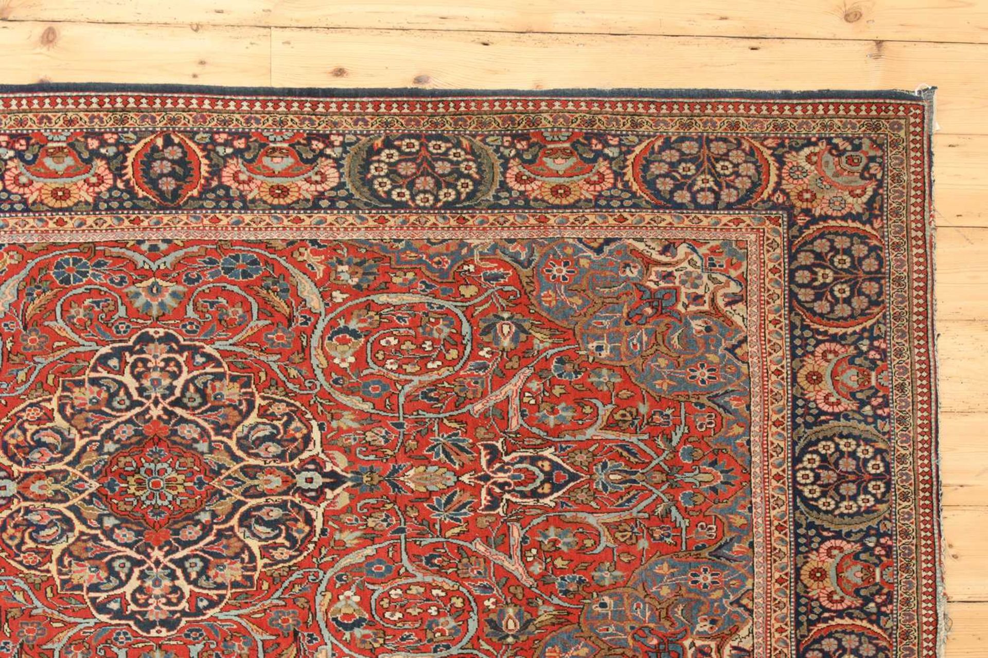 A Persian wool rug, - Image 3 of 6