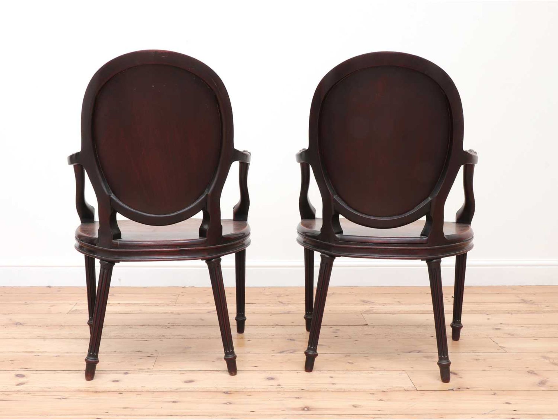 A pair of mahogany hall chairs, - Bild 6 aus 119