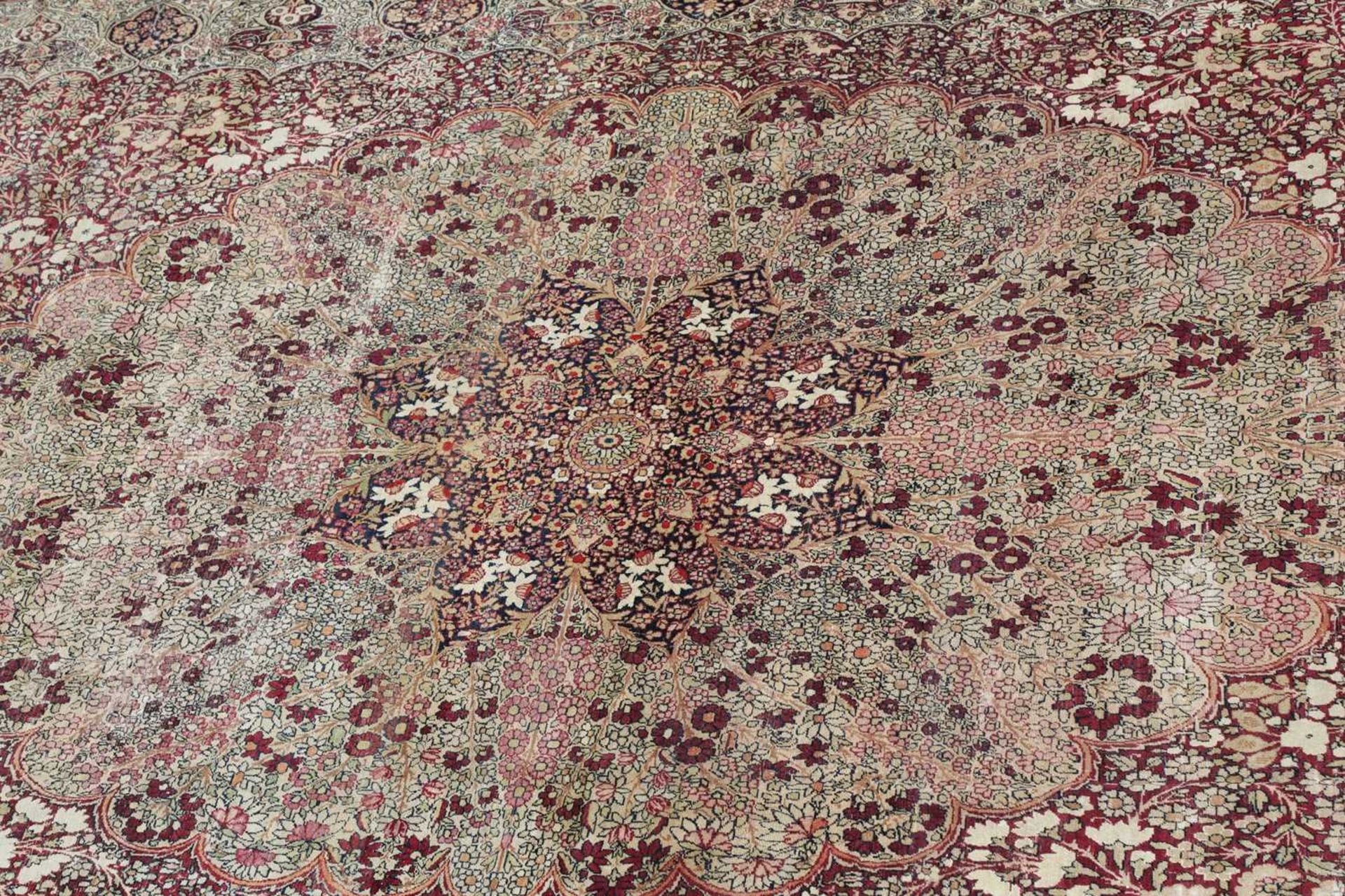 A rare antique Persian Laver carpet, - Bild 6 aus 13