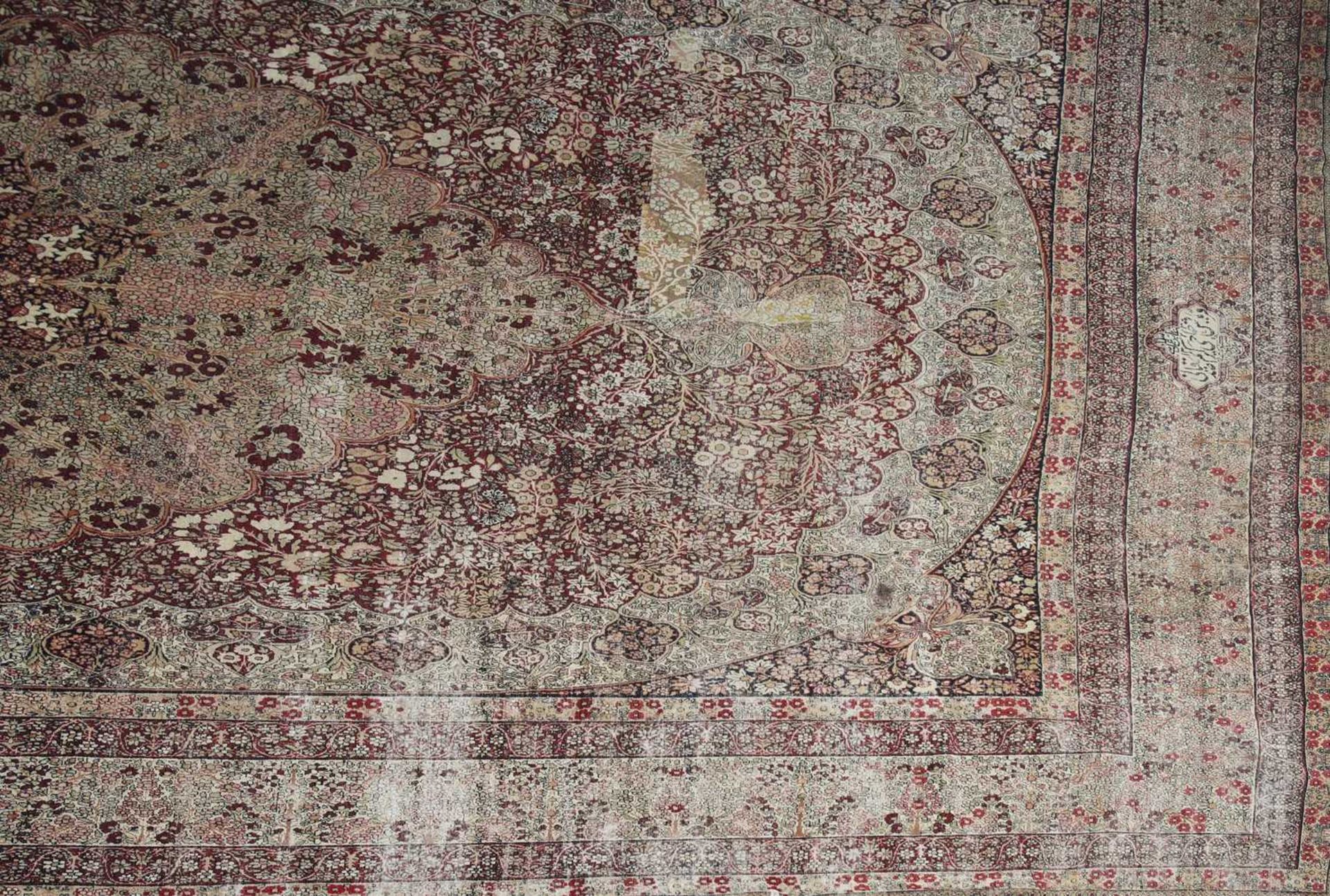 A rare antique Persian Laver carpet, - Bild 7 aus 13