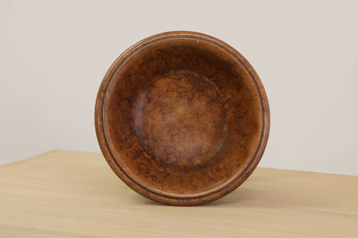 A grained beech pedestal bowl, - Image 4 of 13