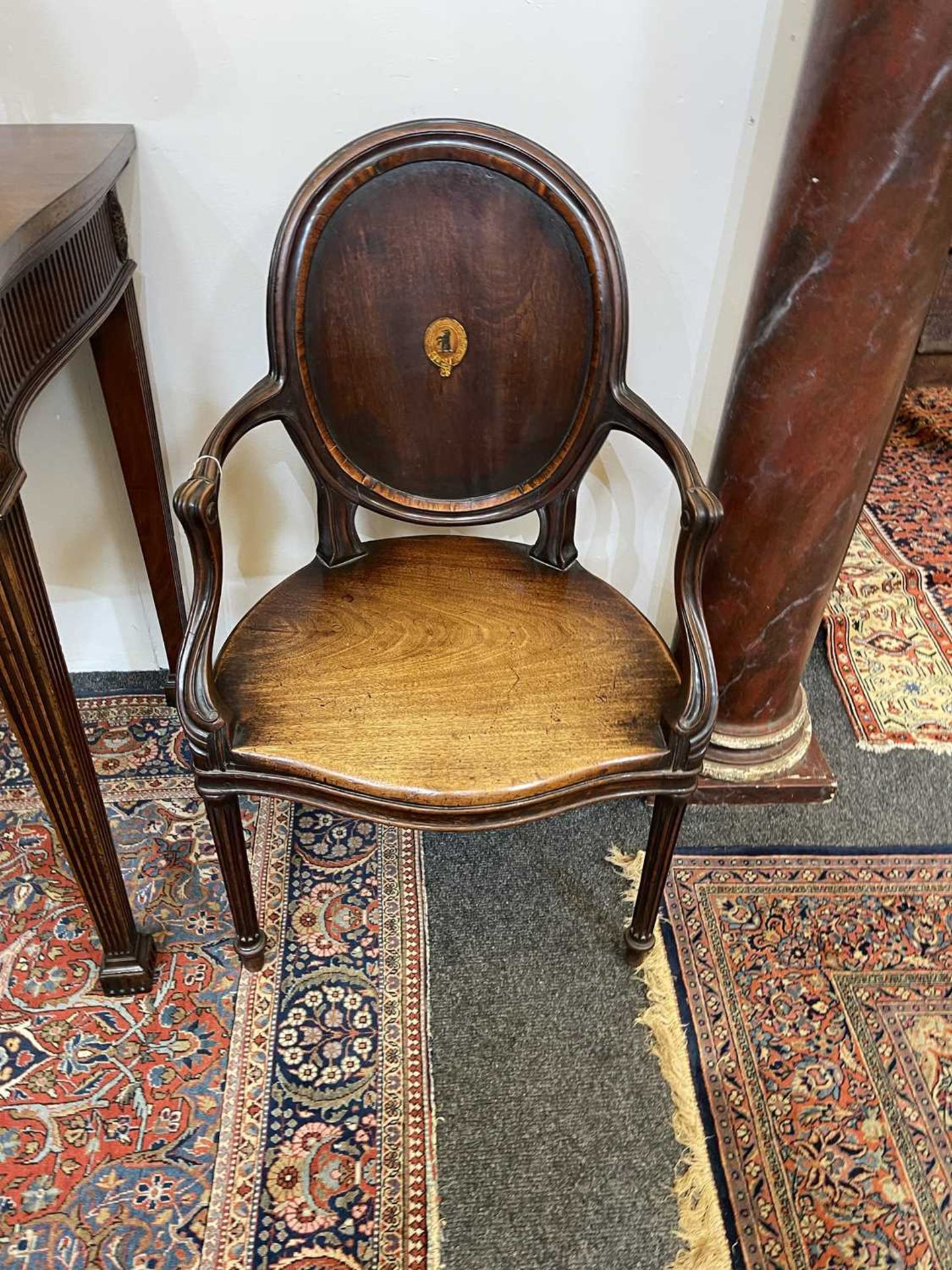 A pair of mahogany hall chairs, - Bild 86 aus 119