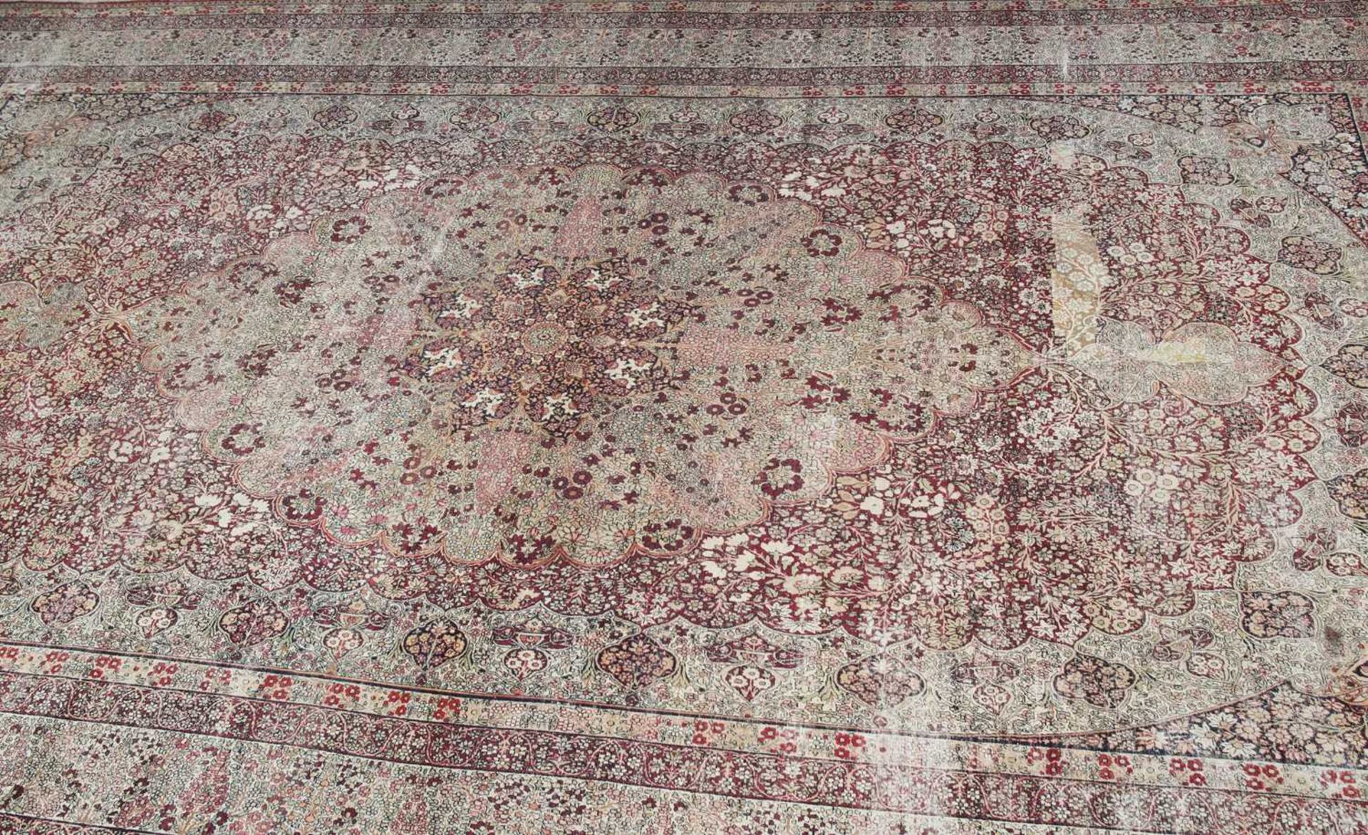 A rare antique Persian Laver carpet, - Bild 2 aus 13