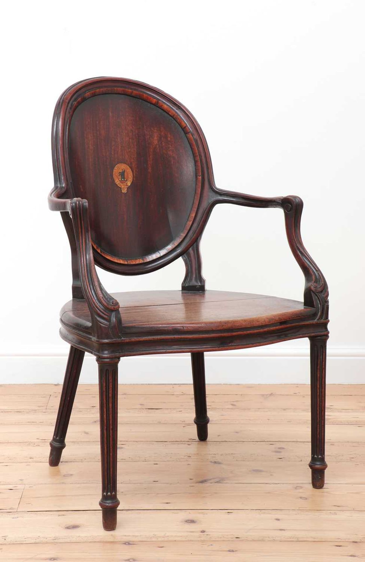 A pair of mahogany hall chairs, - Bild 8 aus 119