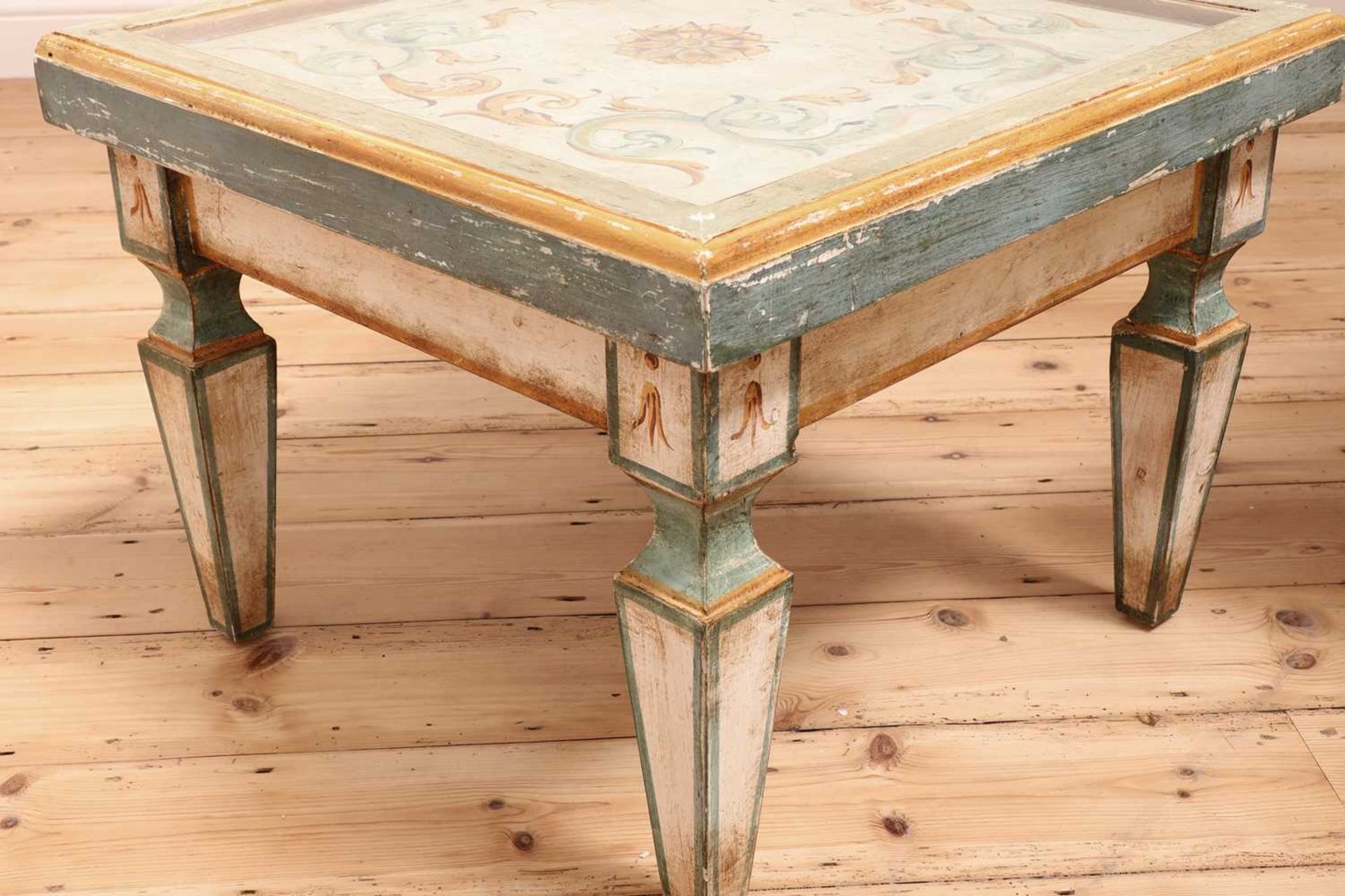 A pair of Continental painted wood low tables, - Bild 6 aus 7