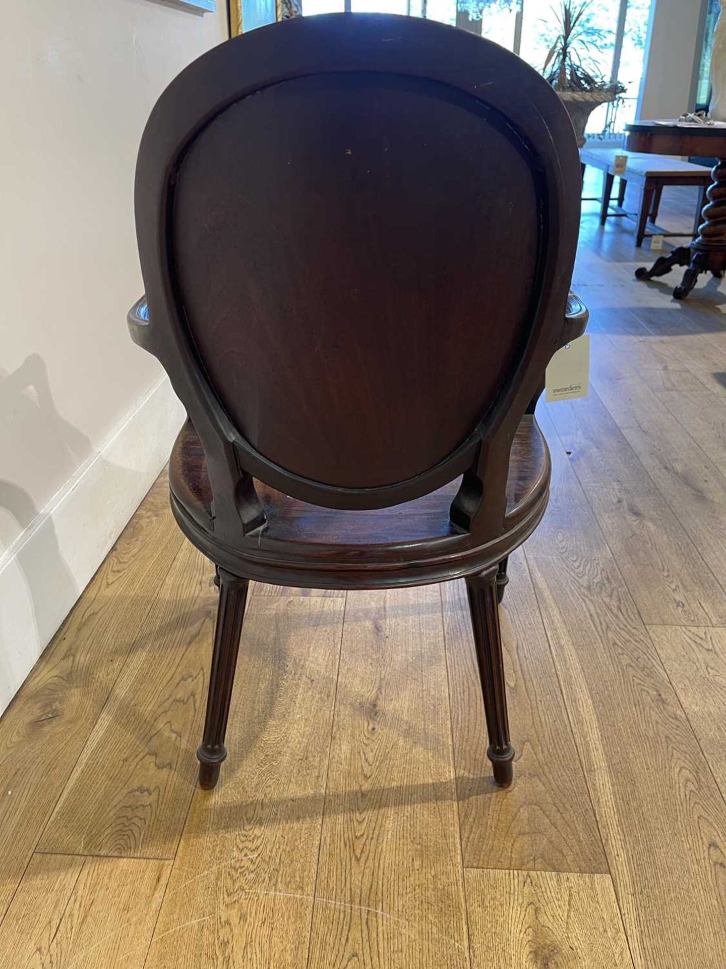 A pair of mahogany hall chairs, - Bild 60 aus 119