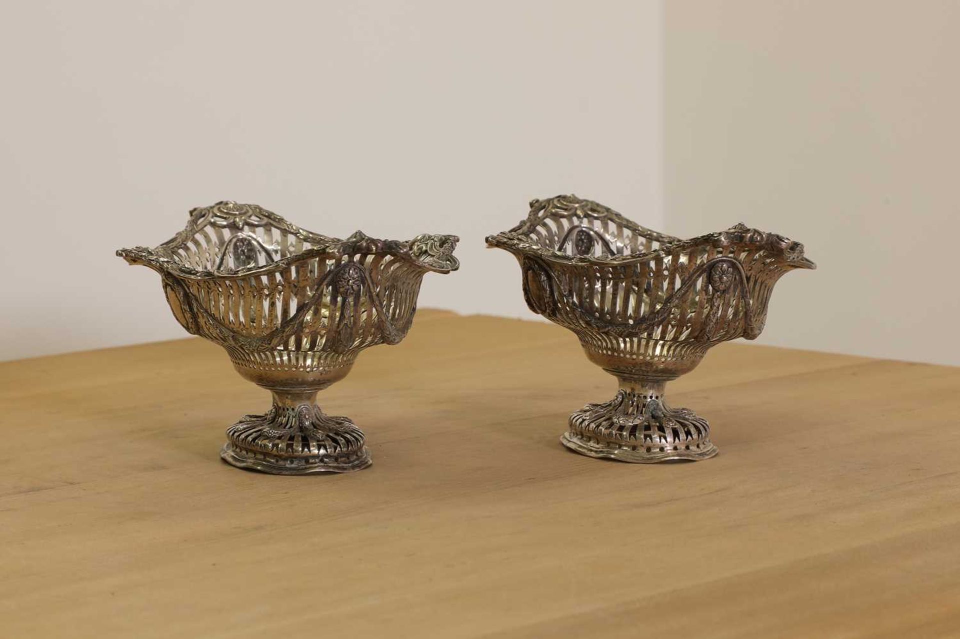 A pair of Victorian silver bonbon dishes, - Image 3 of 5