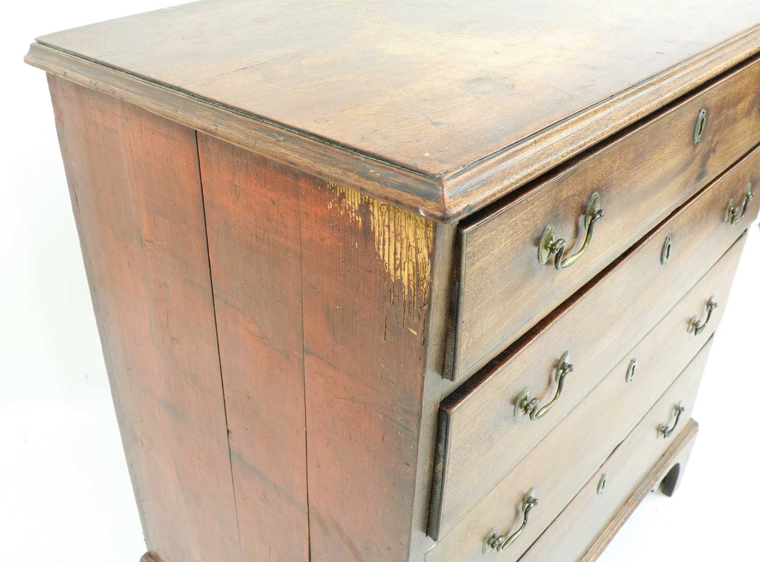 A George III mahogany chest of drawers - Image 3 of 4