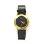 A mid-size gold-plated Gucci '3000' quartz strap watch,