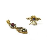 A single gold sapphire and split pearl fly earring,