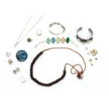 A large quantity of jewellery,