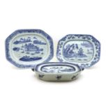 A collection of blue and white Chinese porcelain,