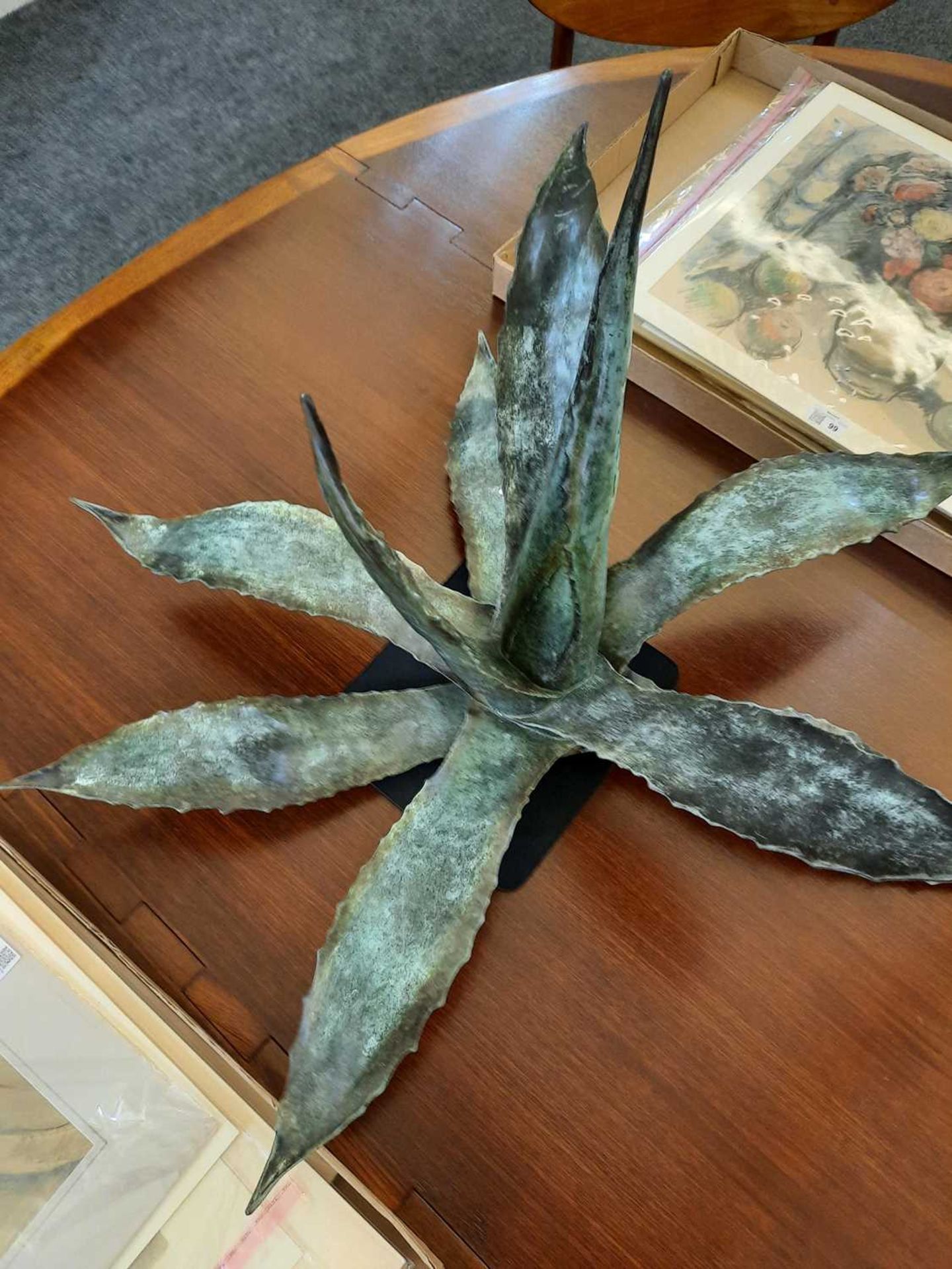 A pair of patinated bronze Agave succulents, - Bild 7 aus 9