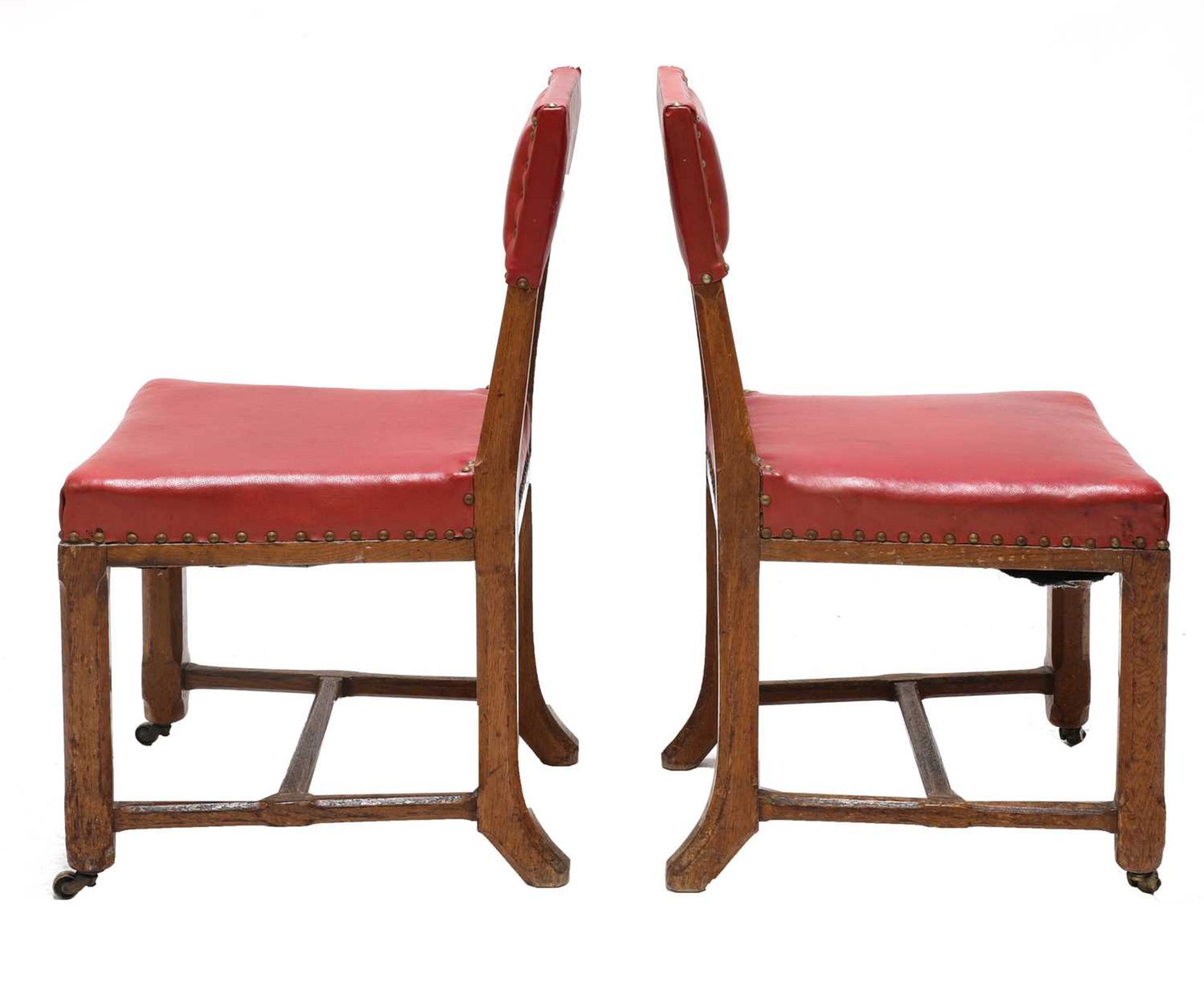 A pair of Reformed Gothic oak side chairs, - Bild 2 aus 4