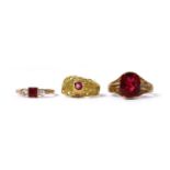 A 9ct gold single stone synthetic ruby ring,