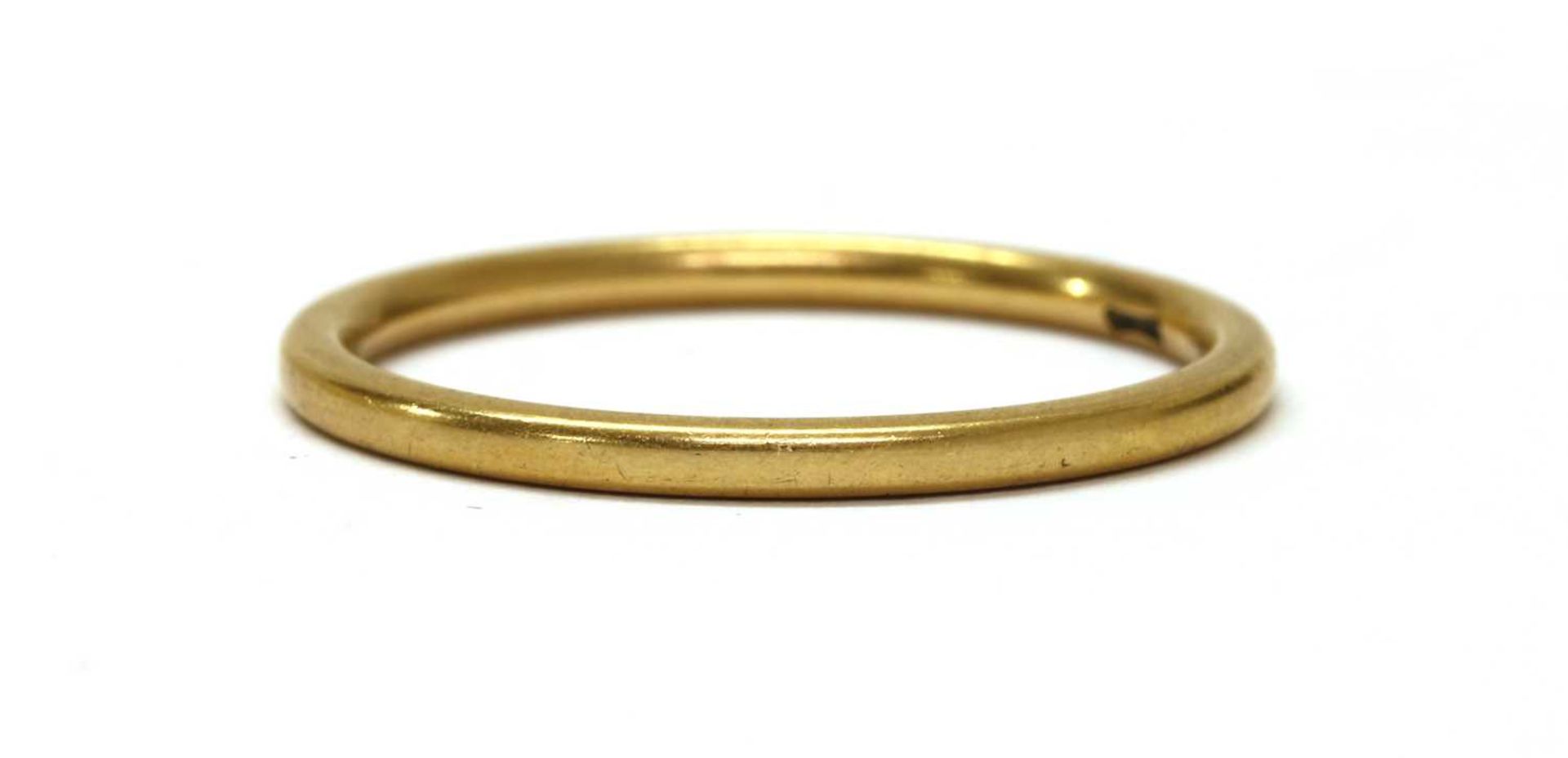 A 22ct gold wedding ring,