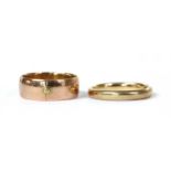 A 9ct gold hinged wedding ring,