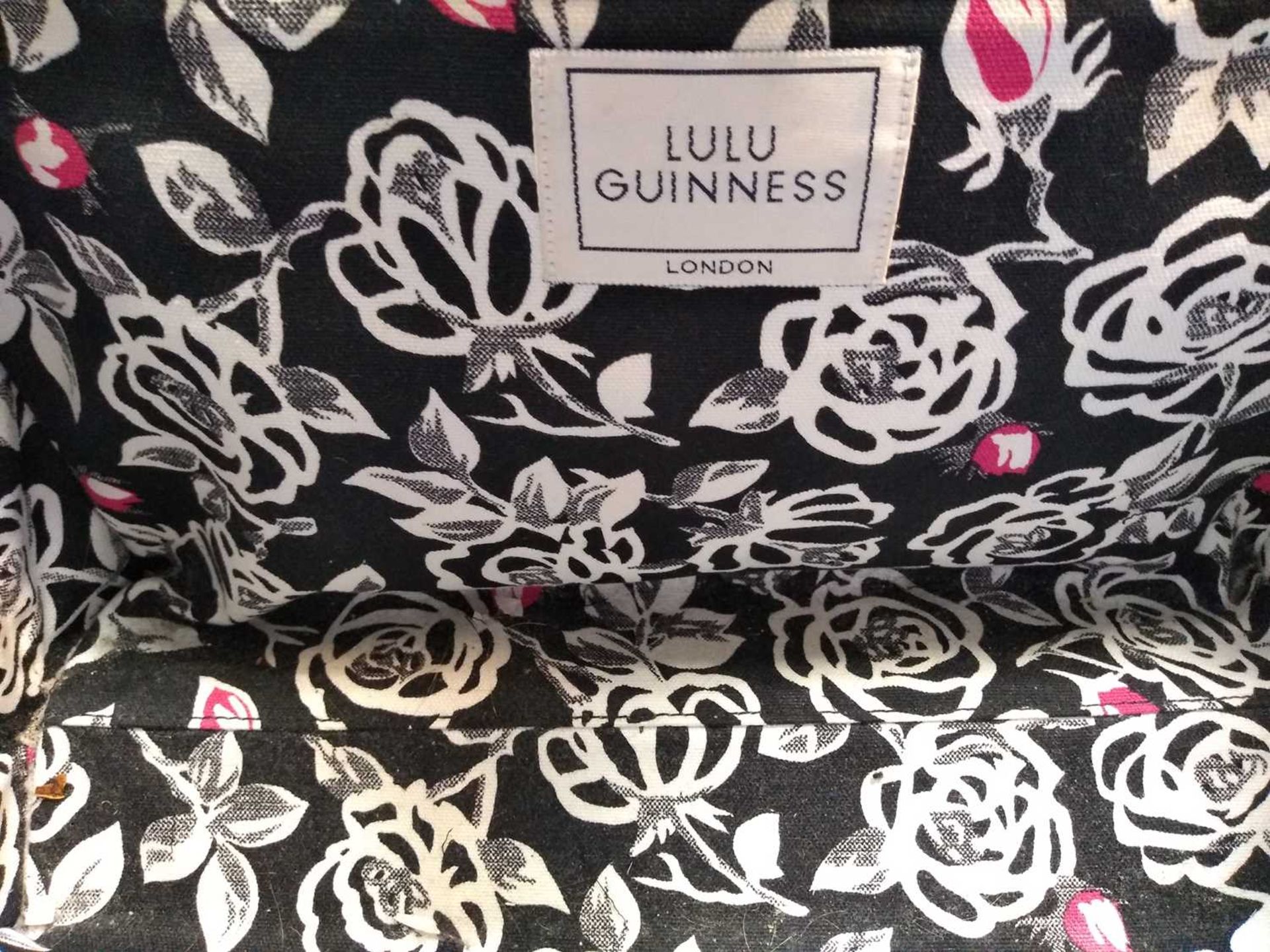 A Lulu Guinness black plastic weave-effect shopper - Bild 7 aus 10