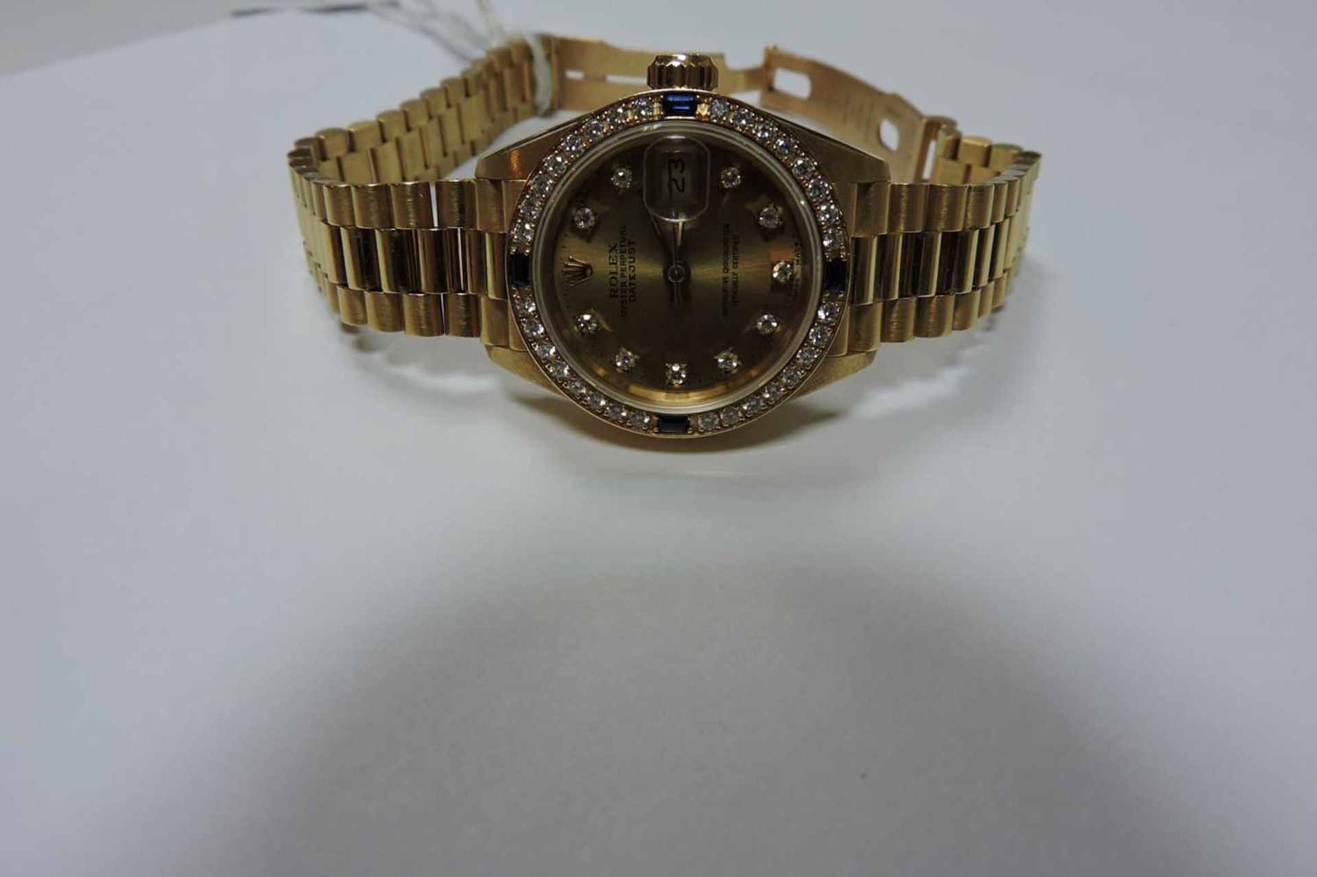 A ladies' 18ct gold Rolex 'Oyster Perpetual Datejust' automatic bracelet watch, c.1990, - Bild 8 aus 8