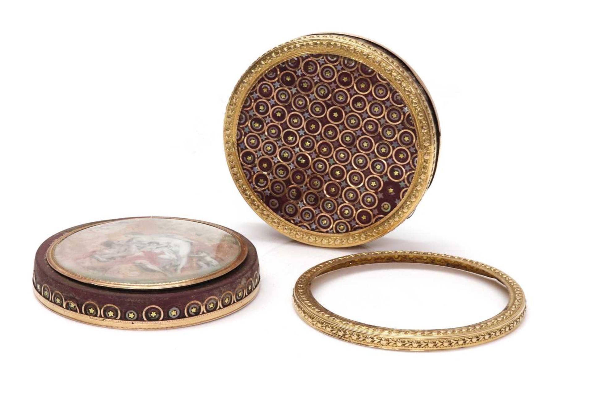 A French circular gold piqué work tortoiseshell box, c.1780, - Image 2 of 13