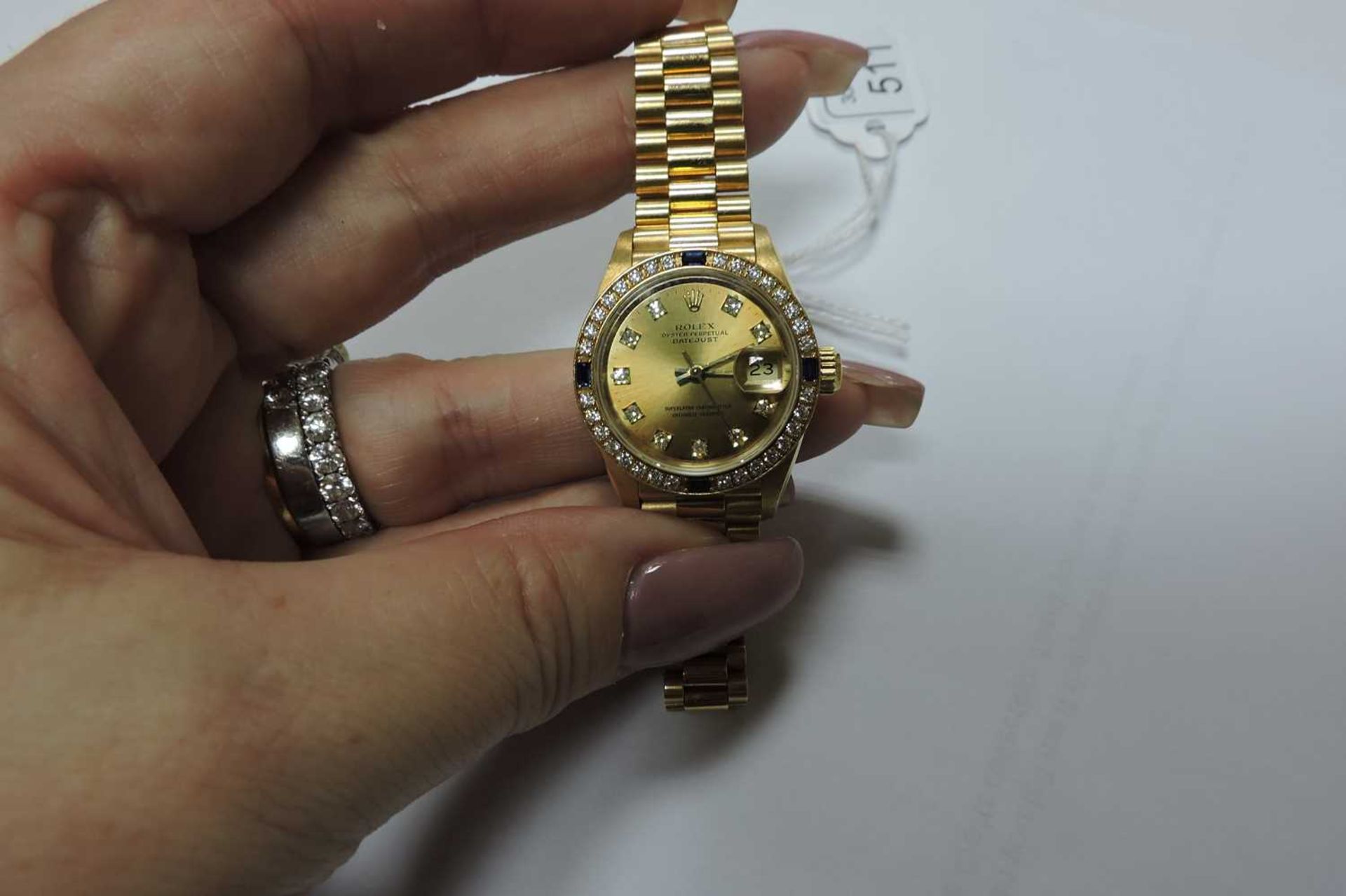 A ladies' 18ct gold Rolex 'Oyster Perpetual Datejust' automatic bracelet watch, c.1990, - Bild 7 aus 8