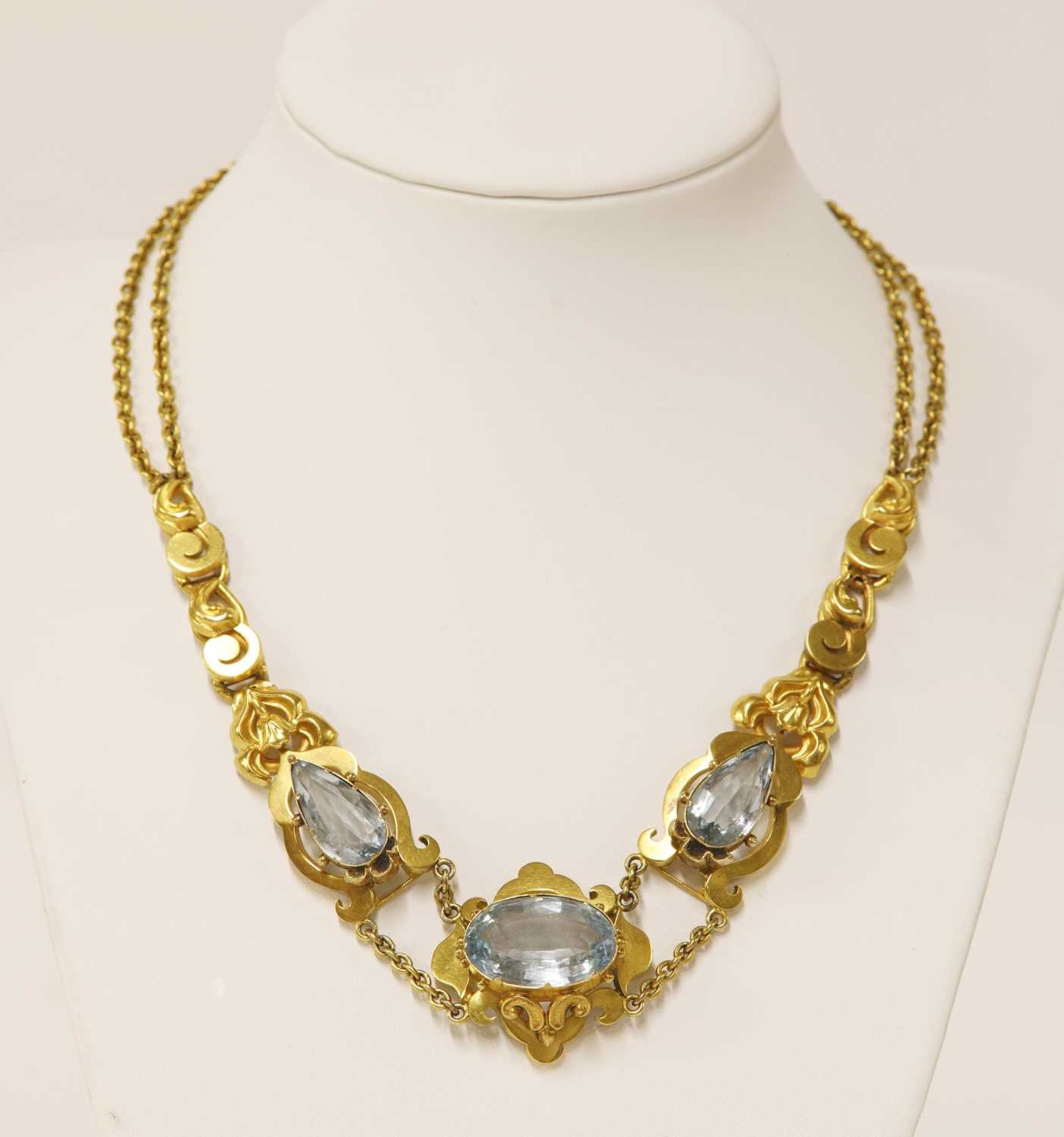 A Victorian gold aquamarine necklace, c.1850, - Image 2 of 2