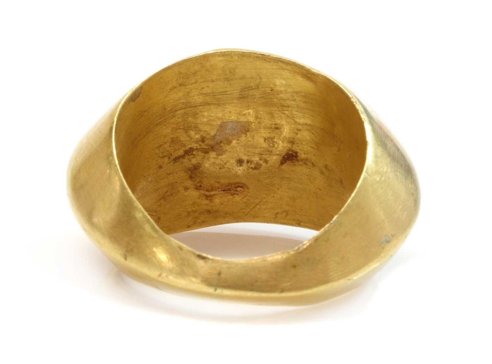 A Roman hollow gold hardstone intaglio ring, - Image 2 of 3