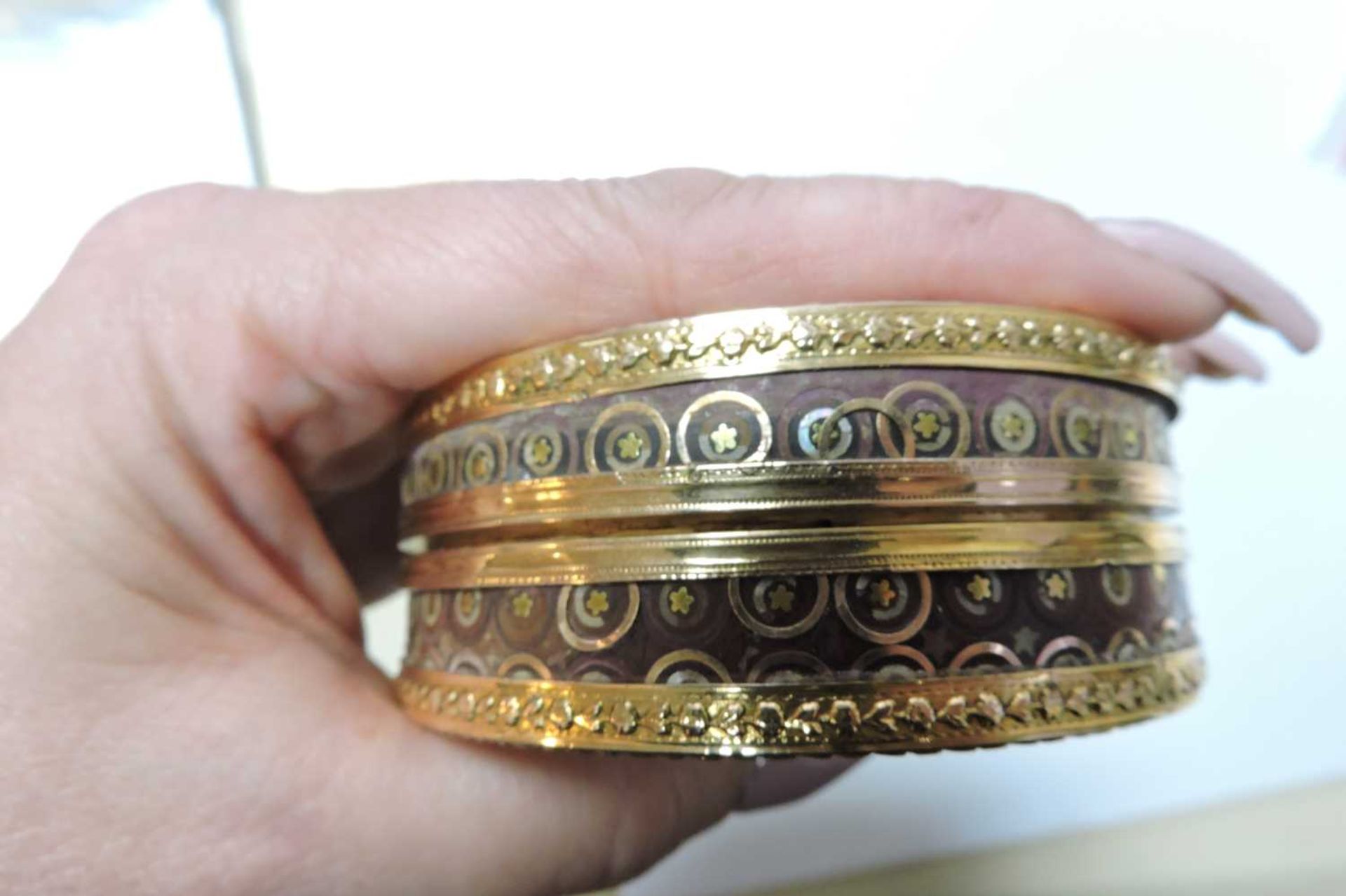 A French circular gold piqué work tortoiseshell box, c.1780, - Image 10 of 13