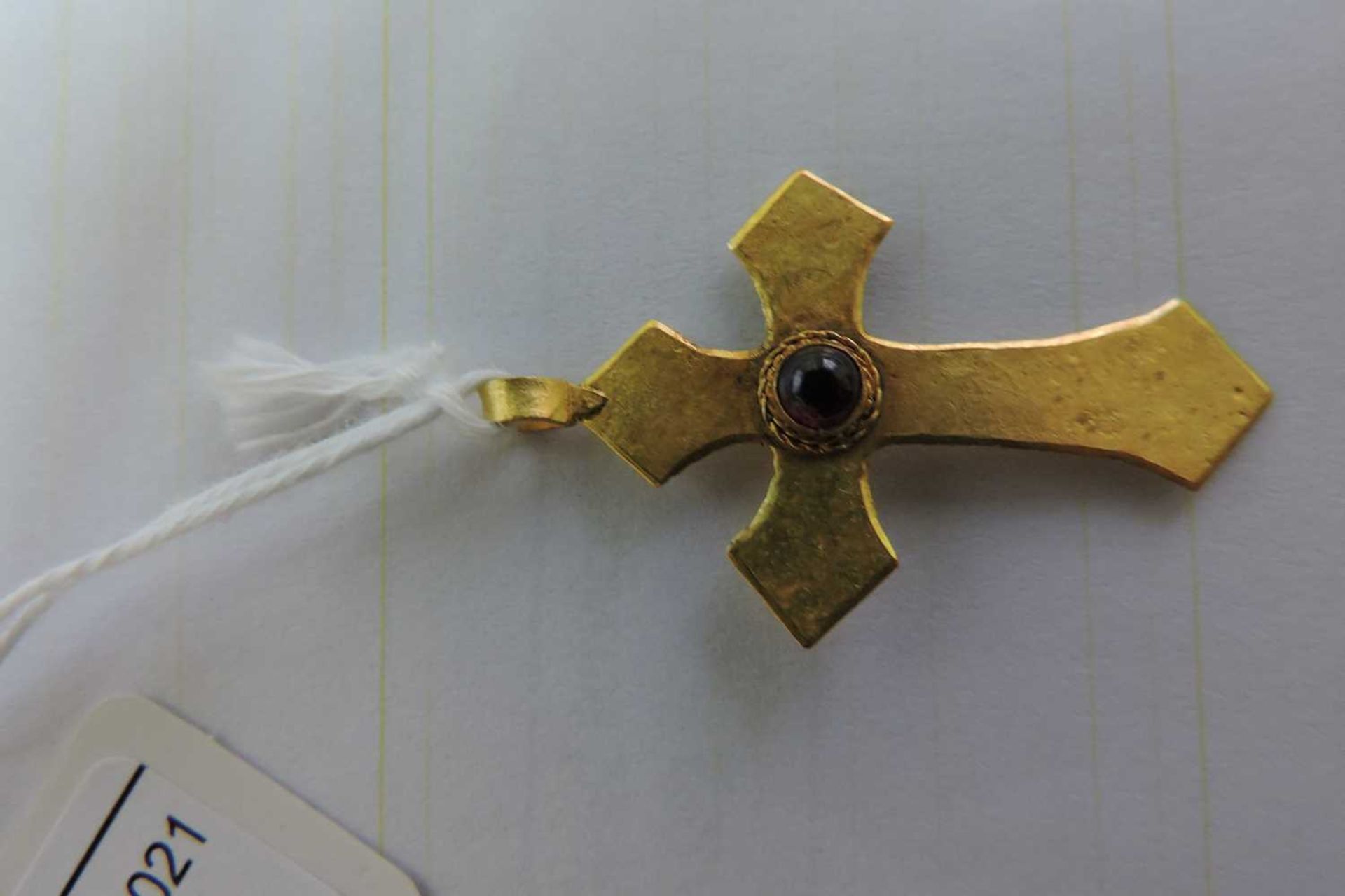 A Byzantine high carat gold garnet cross pendant, - Image 2 of 5
