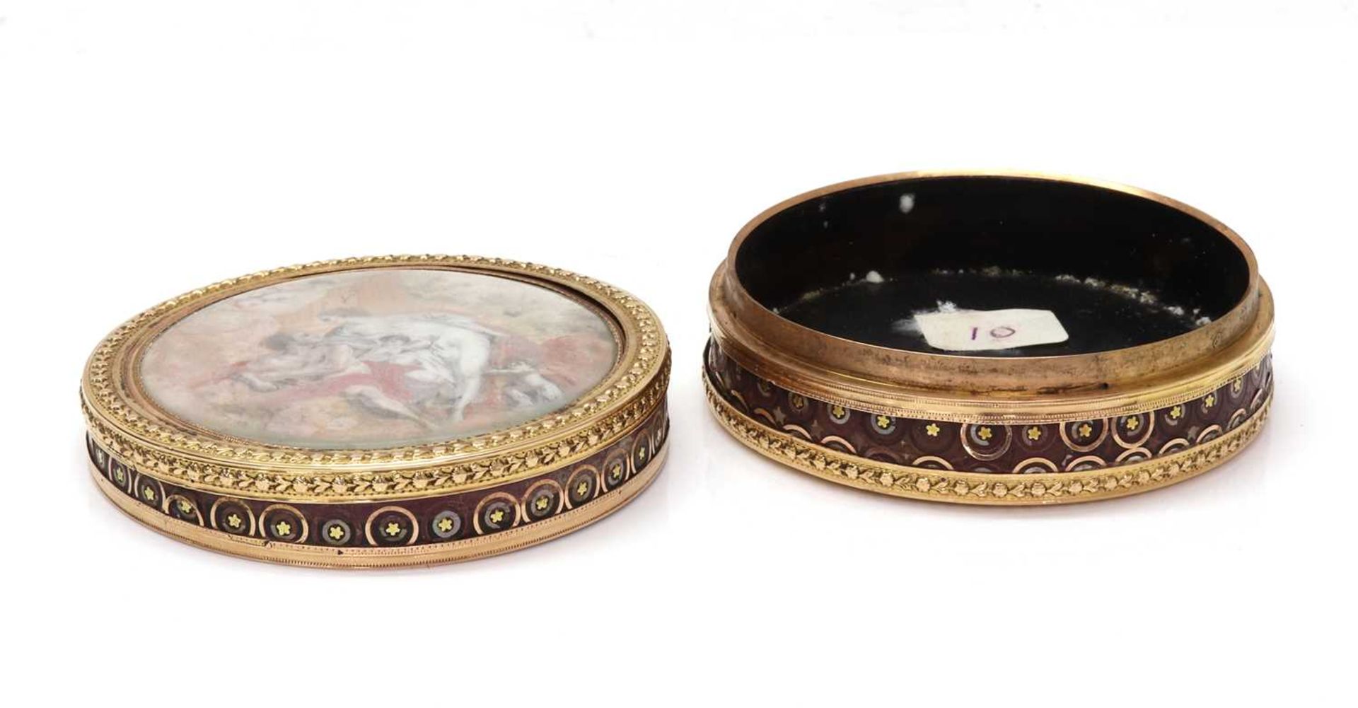 A French circular gold piqué work tortoiseshell box, c.1780, - Image 4 of 13