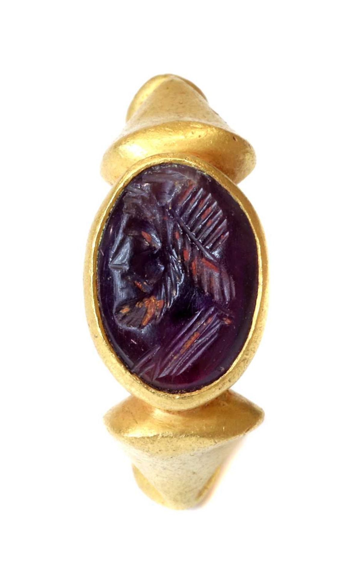 A Roman amethyst intaglio ring, - Image 2 of 3