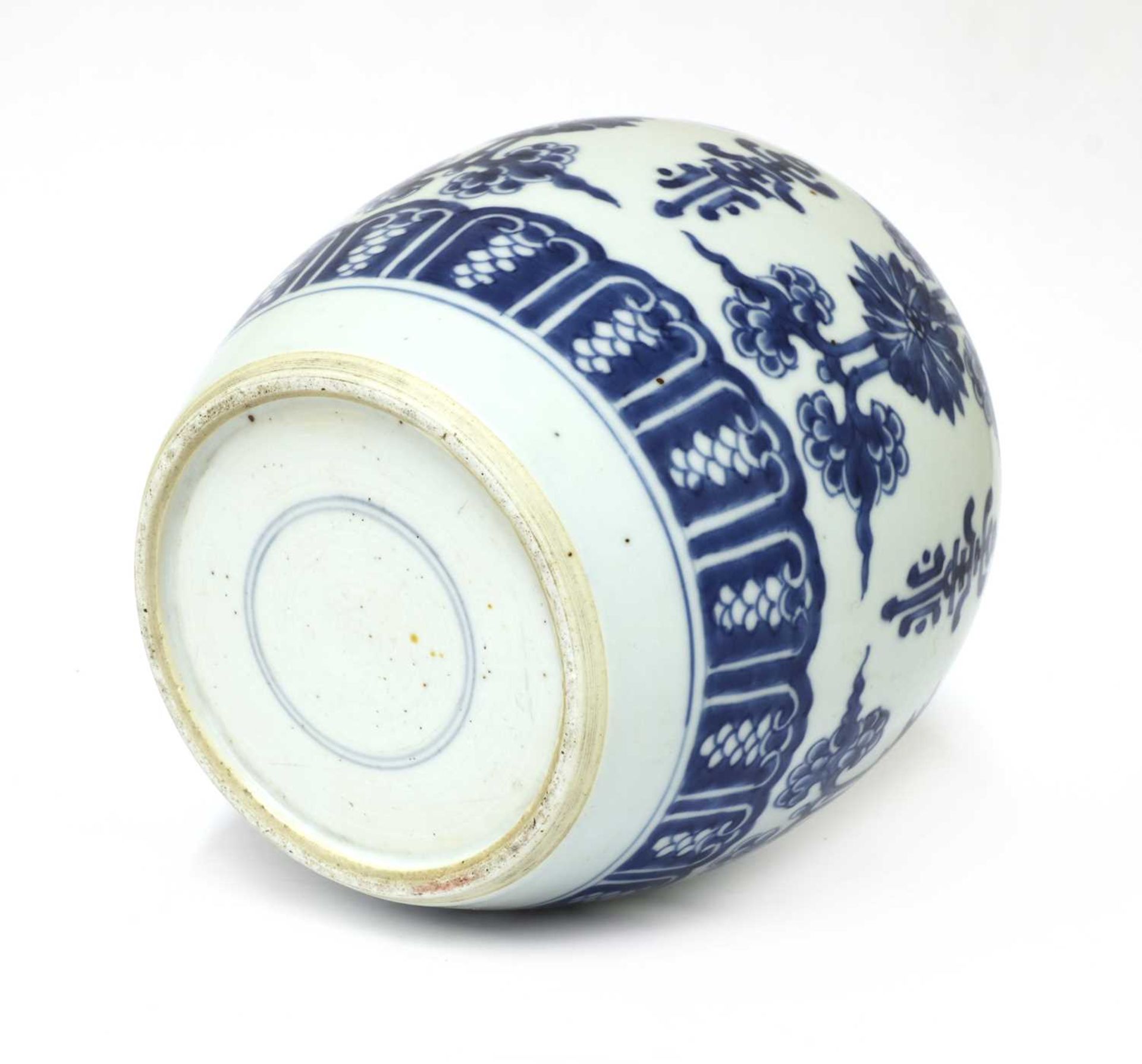 A Chinese blue and white jar, - Image 4 of 4