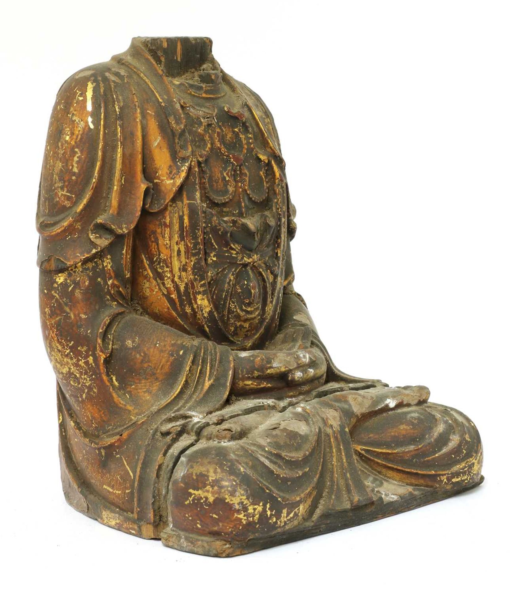 A Chinese gilt-lacquered wood carving, - Bild 6 aus 6