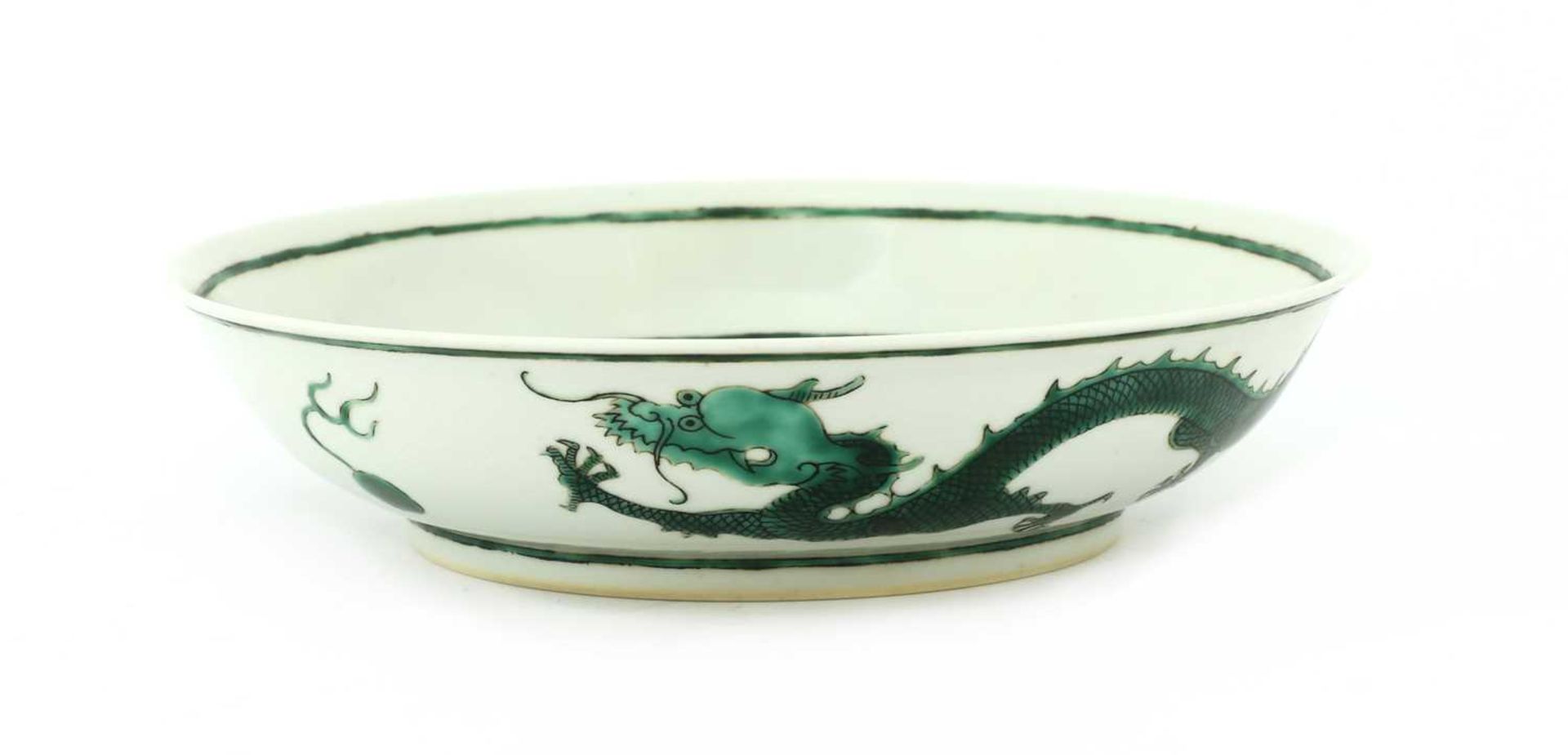 A Chinese green-enamelled plate, - Bild 4 aus 5