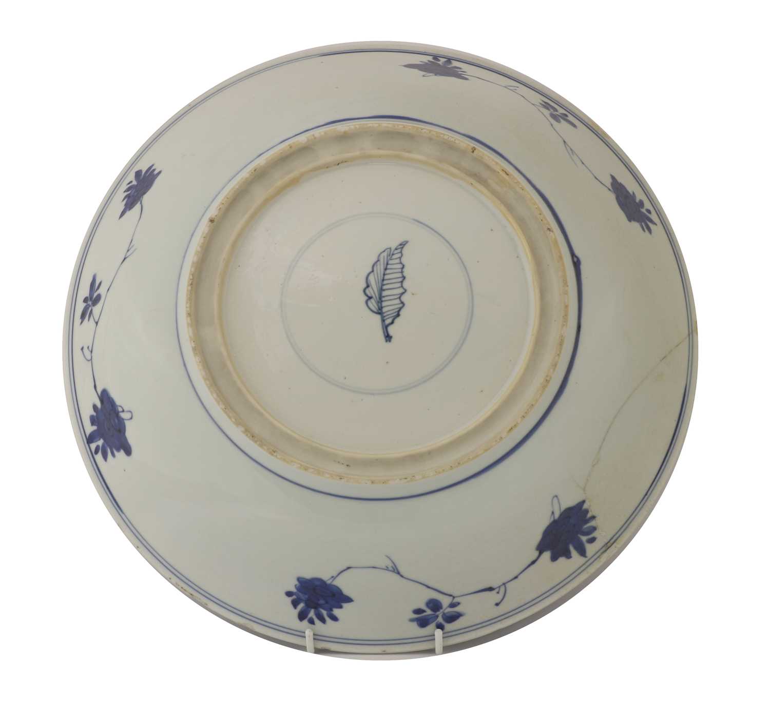 A Chinese blue and white charger, - Image 3 of 3