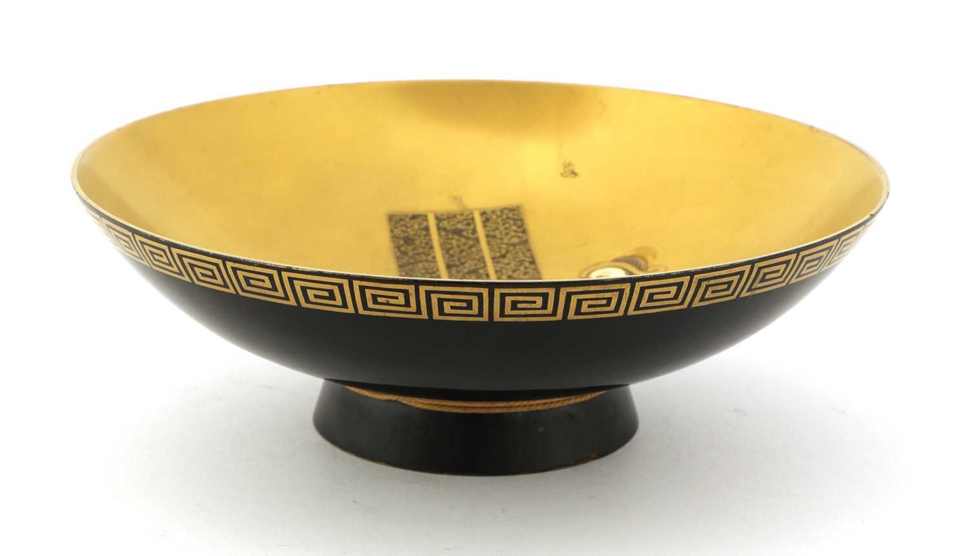 A Japanese lacquered bowl, - Bild 2 aus 4
