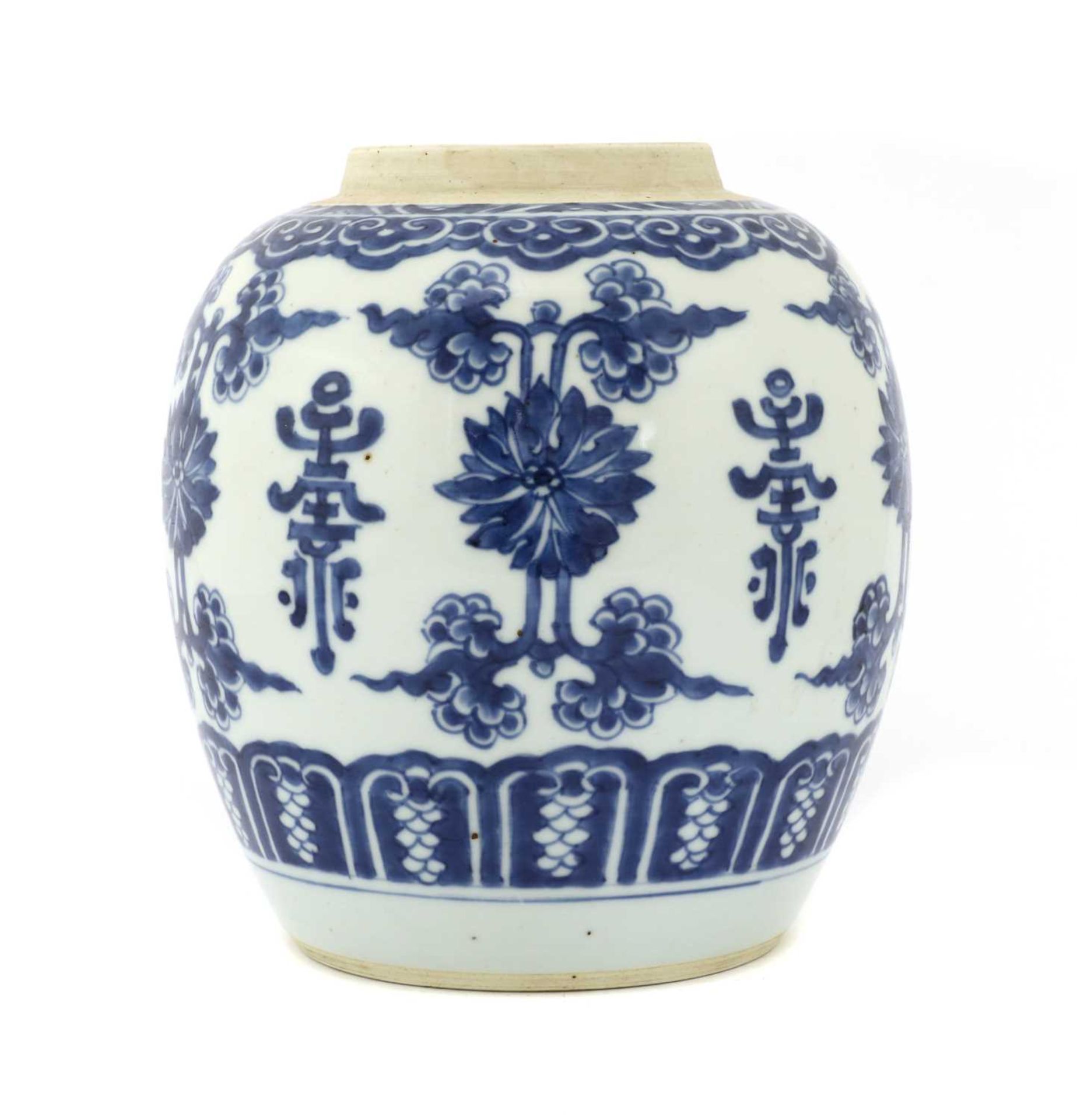 A Chinese blue and white jar, - Image 2 of 4