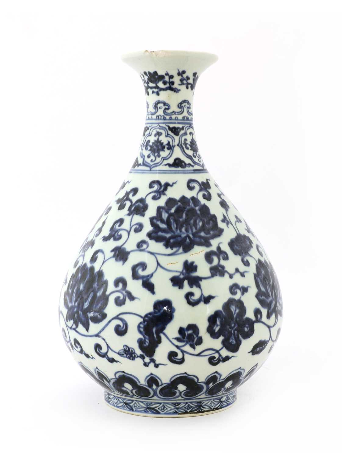 A Chinese blue and white 'yuhuchun' vase, - Bild 2 aus 13