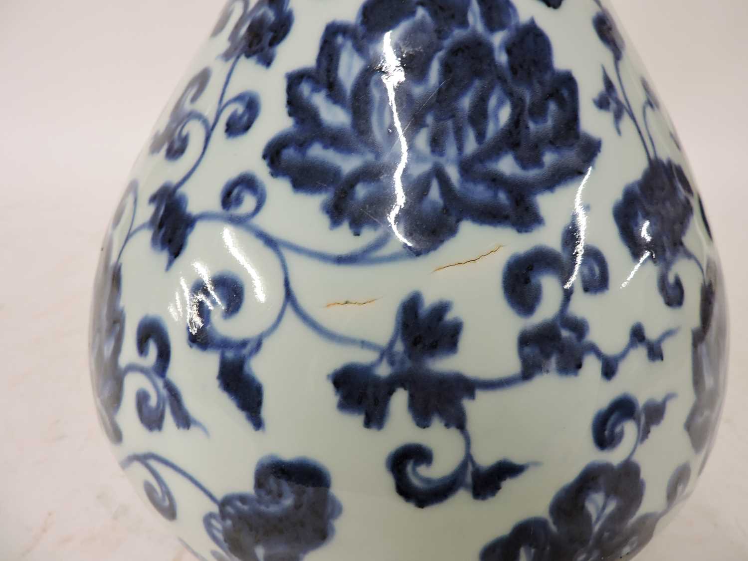 A Chinese blue and white 'yuhuchun' vase, - Bild 6 aus 13