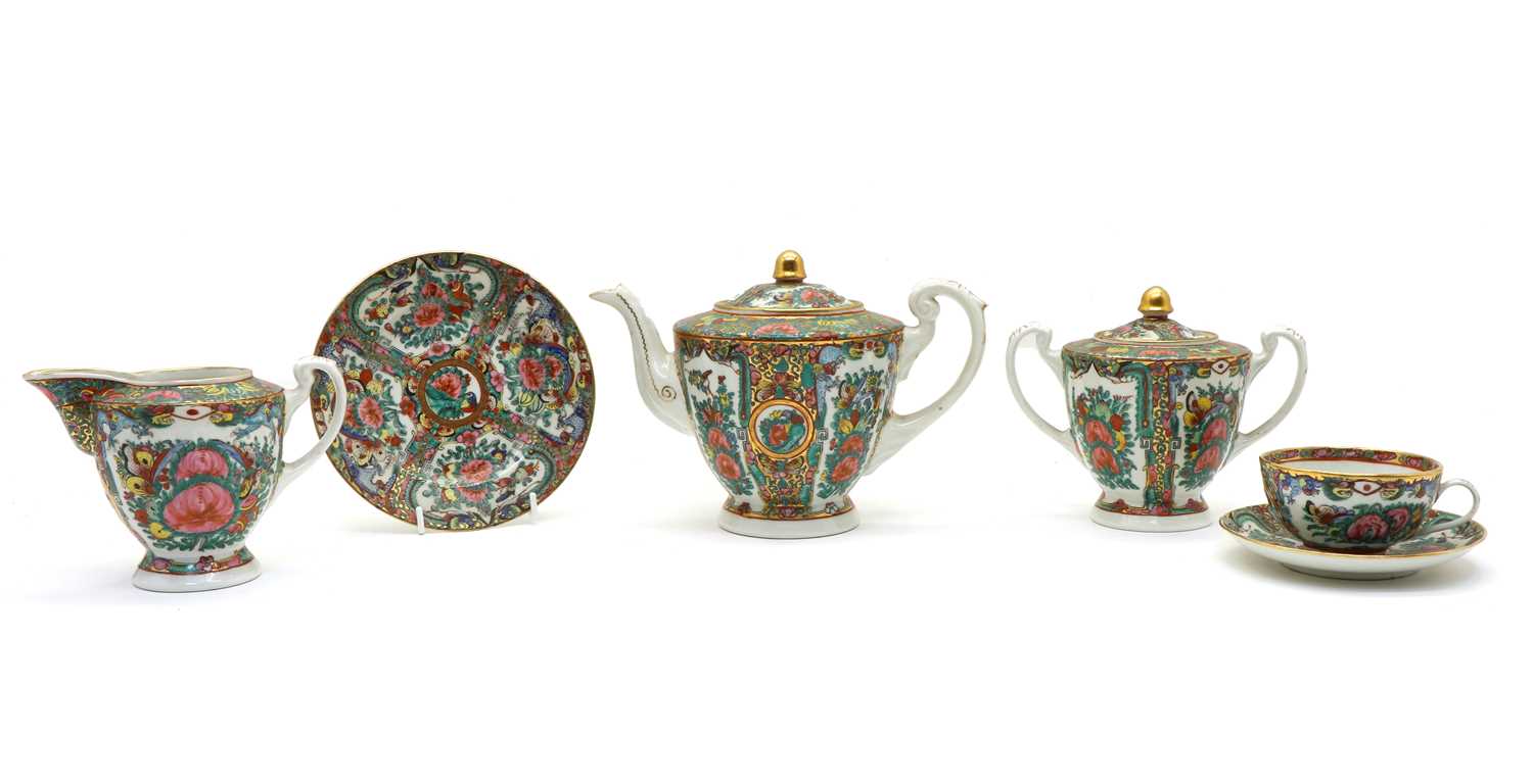 A Chinese export porcelain tea set,