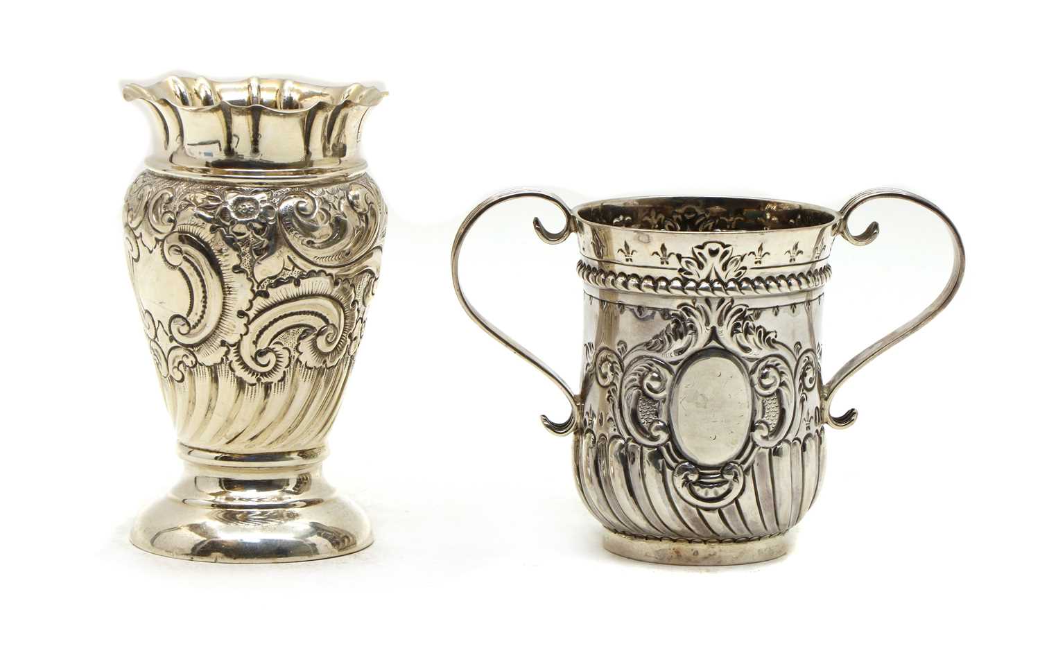 A Victorian silver porringer,