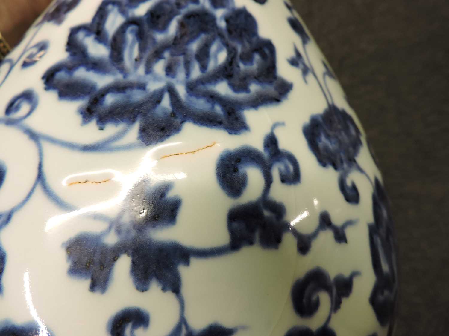 A Chinese blue and white 'yuhuchun' vase, - Bild 9 aus 13