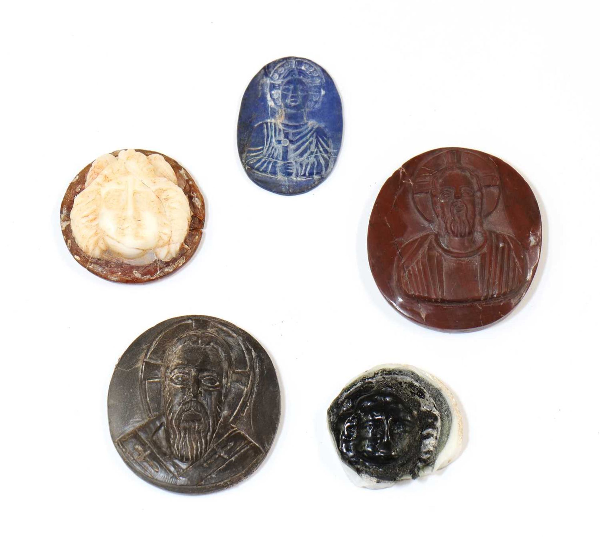 A collection of Roman and Byzantine glass and hardstone portrait cameos, - Bild 7 aus 7