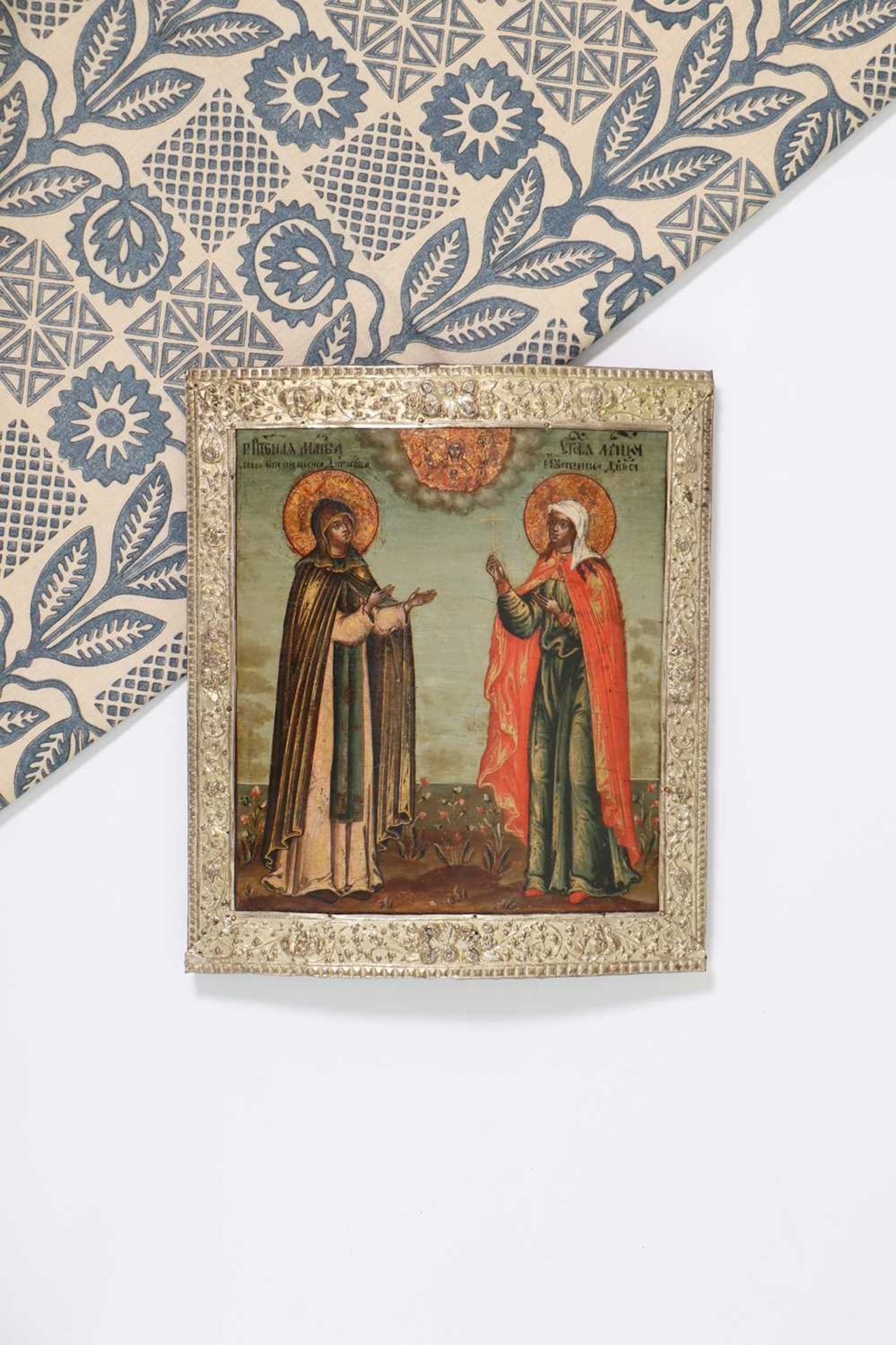 An icon of two female saints, - Bild 2 aus 24