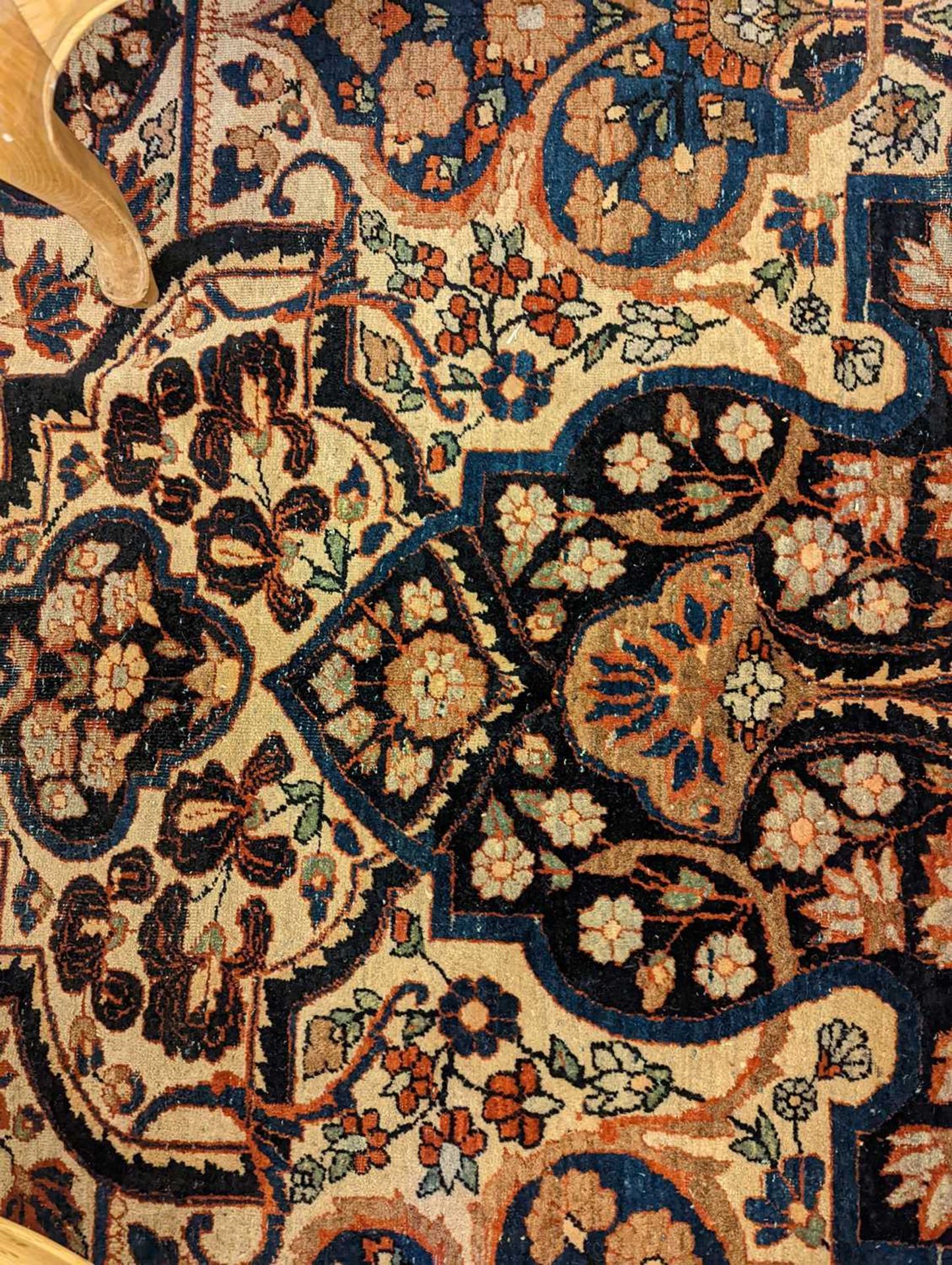 A Kirman wool carpet, - Bild 7 aus 15