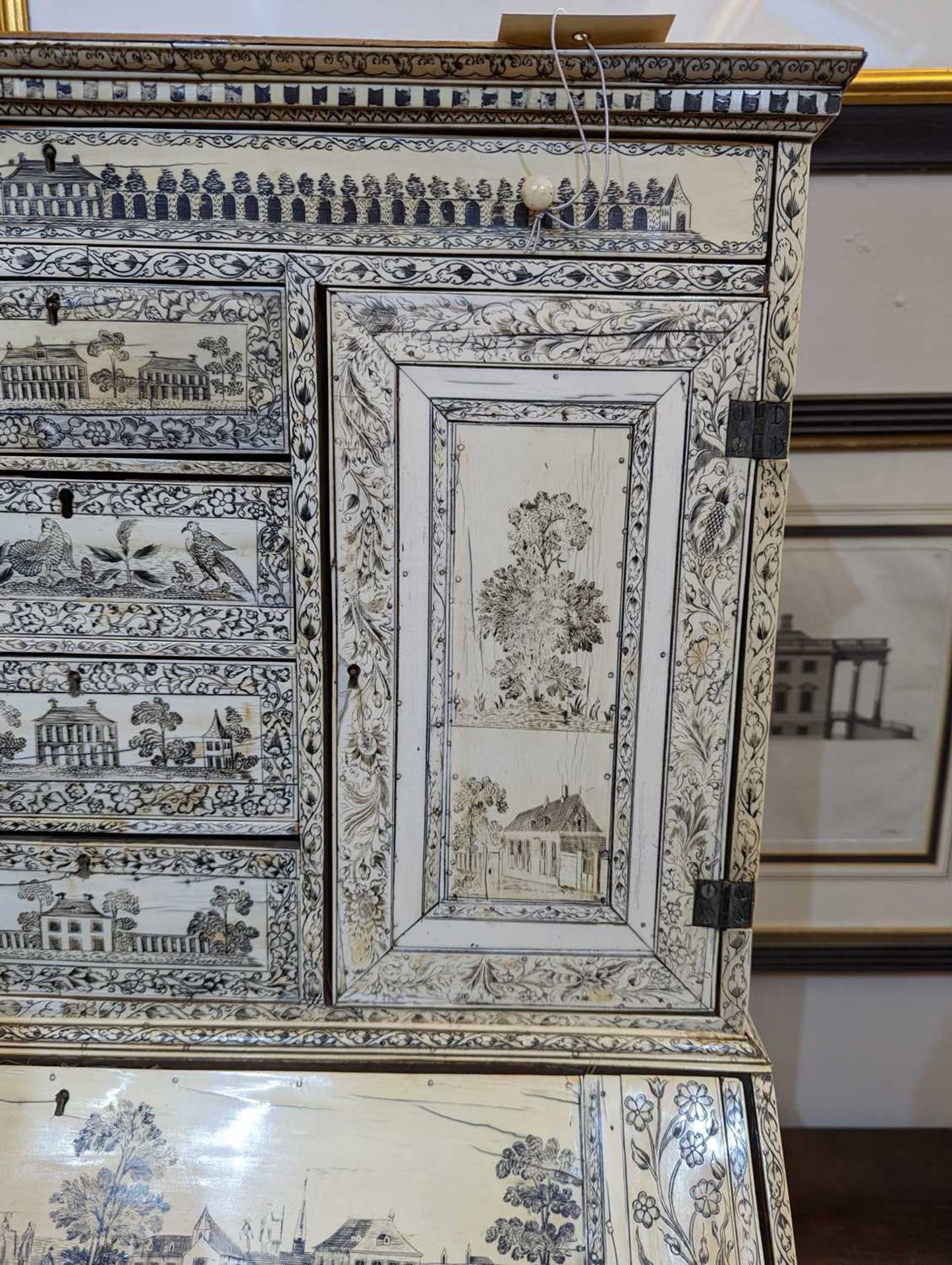 An Anglo-Indian sandalwood and ivory miniature bureau cabinet, - Bild 46 aus 59