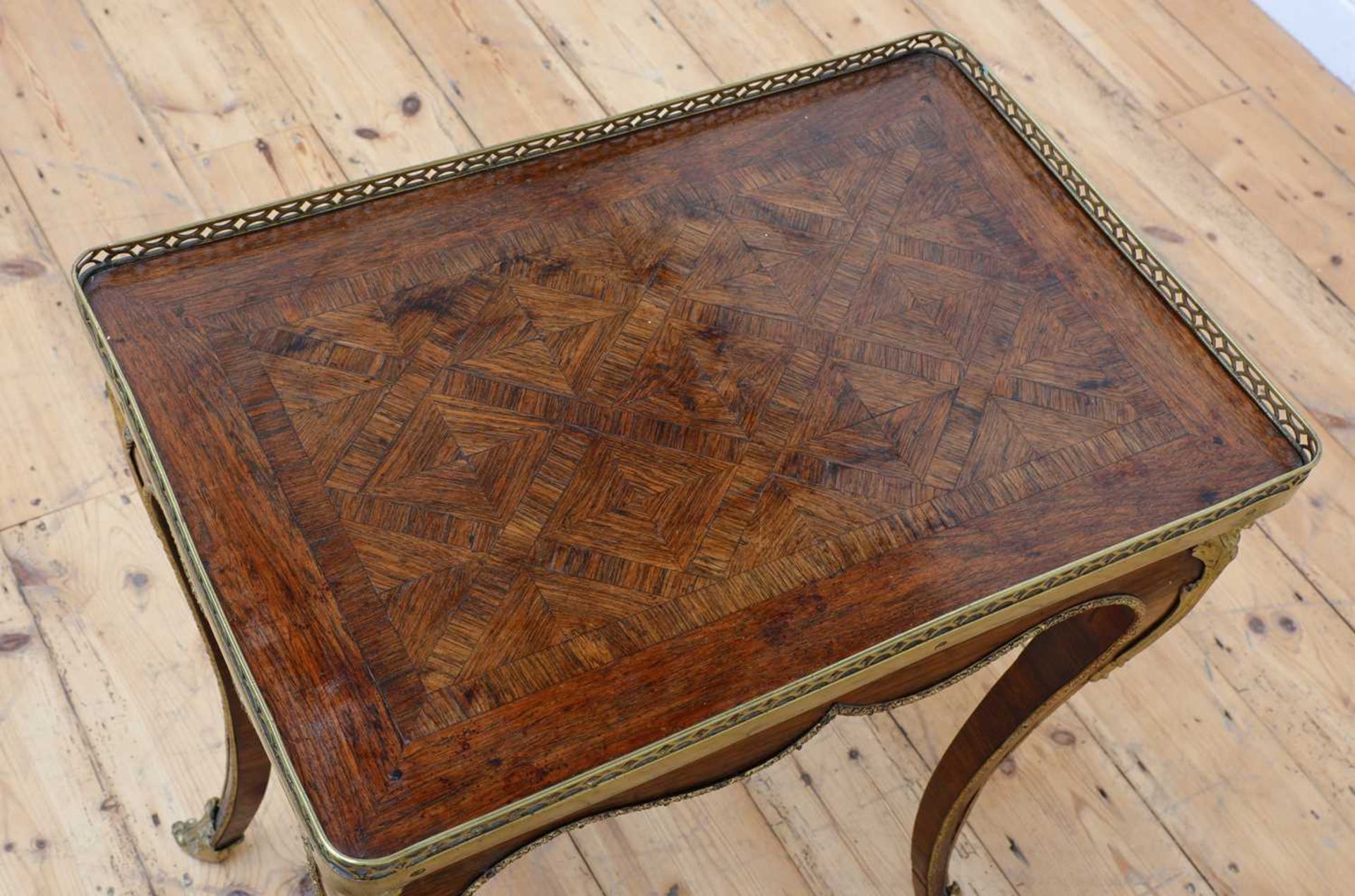A Louis XV rosewood side table, - Bild 6 aus 6